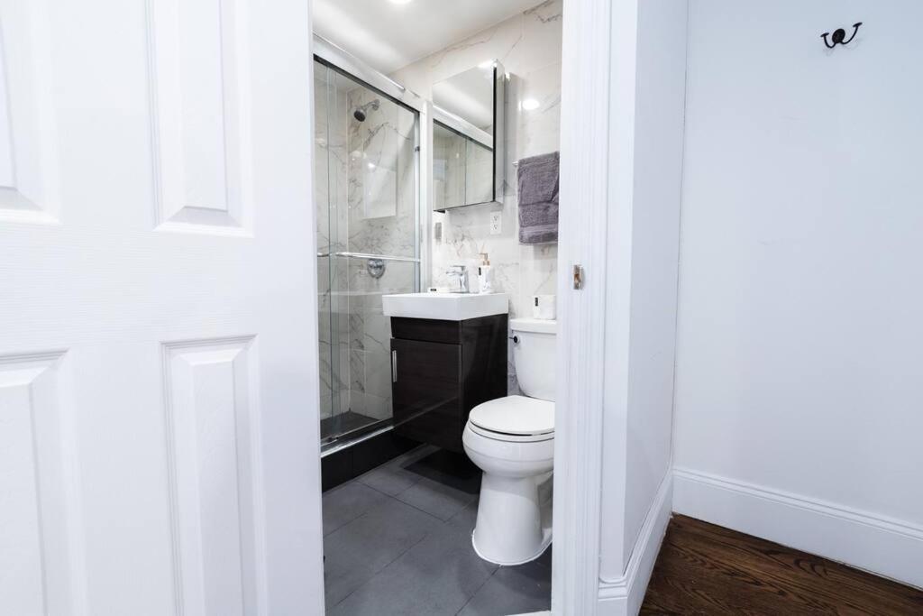 69-3C Stylish Lower East East 1br Apt BRAND NEW
