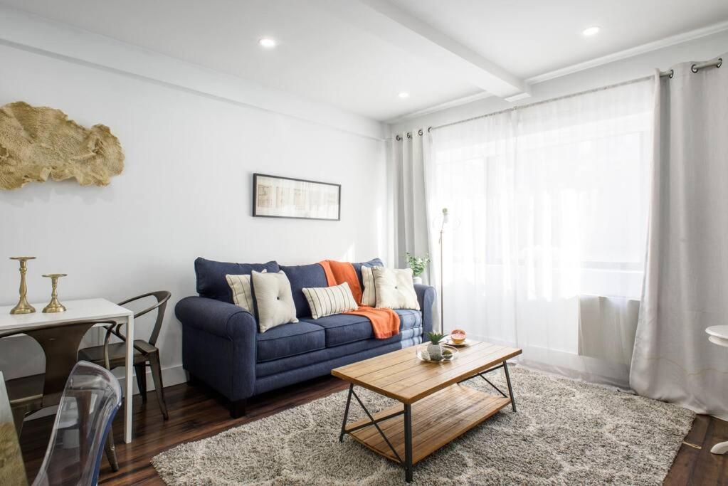 809-2A Gorgeous 1BR New W D Modern Best Location