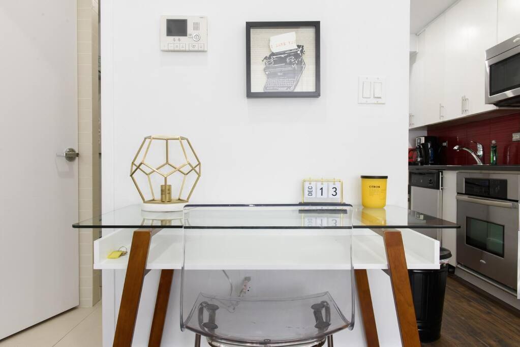 809-2A Gorgeous 1BR New W D Modern Best Location