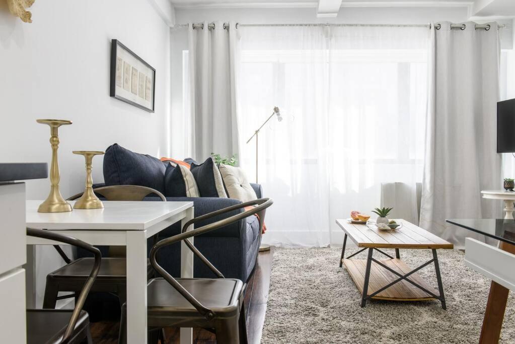 809-2A Gorgeous 1BR New W D Modern Best Location
