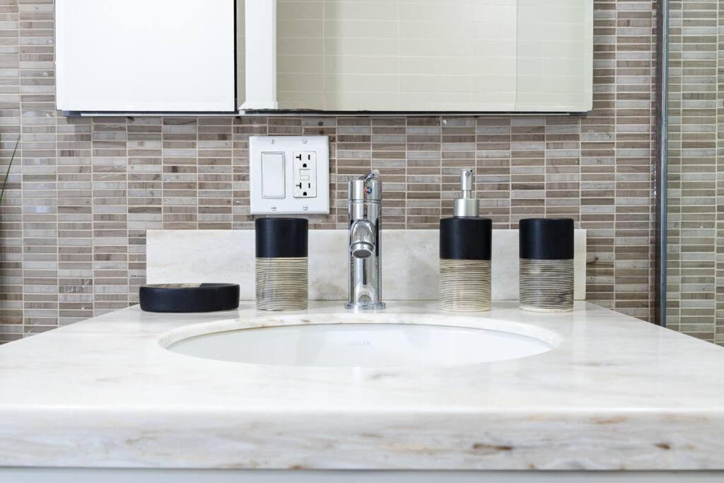 809-6B 2BR Duplex Breathtaking Views Beauty