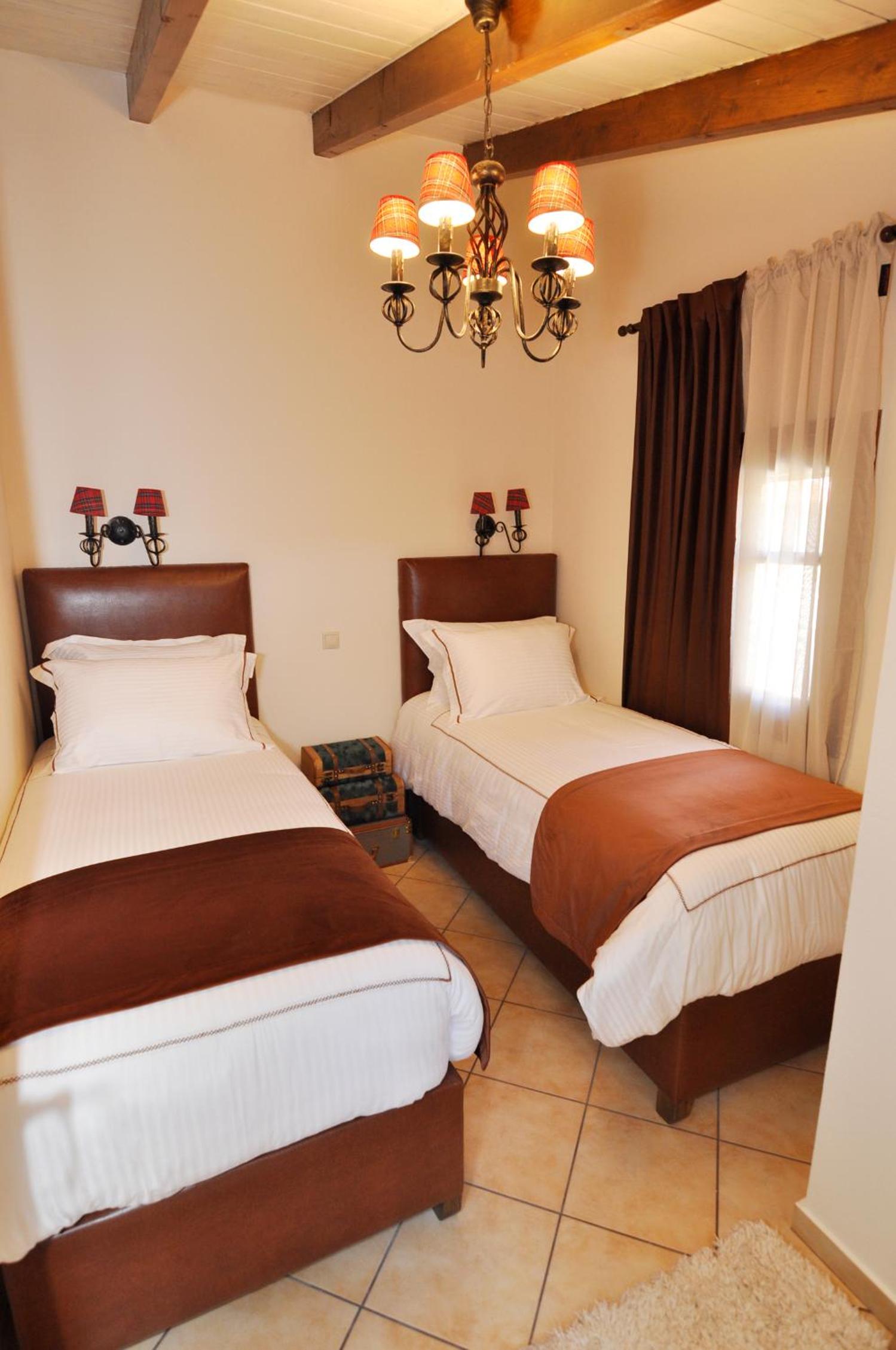 Parnassos Chalets