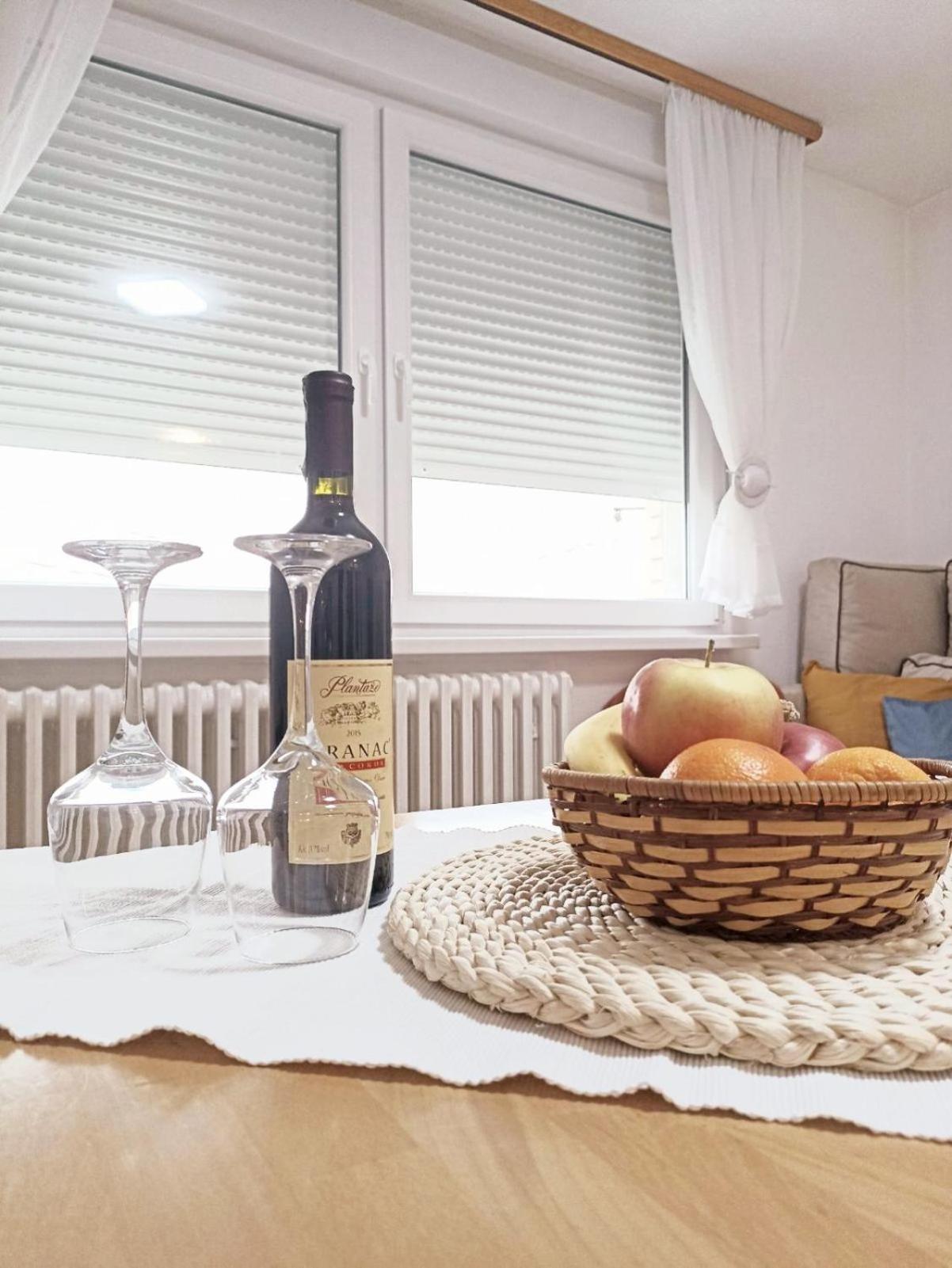 Studio Apartment Dobrinja