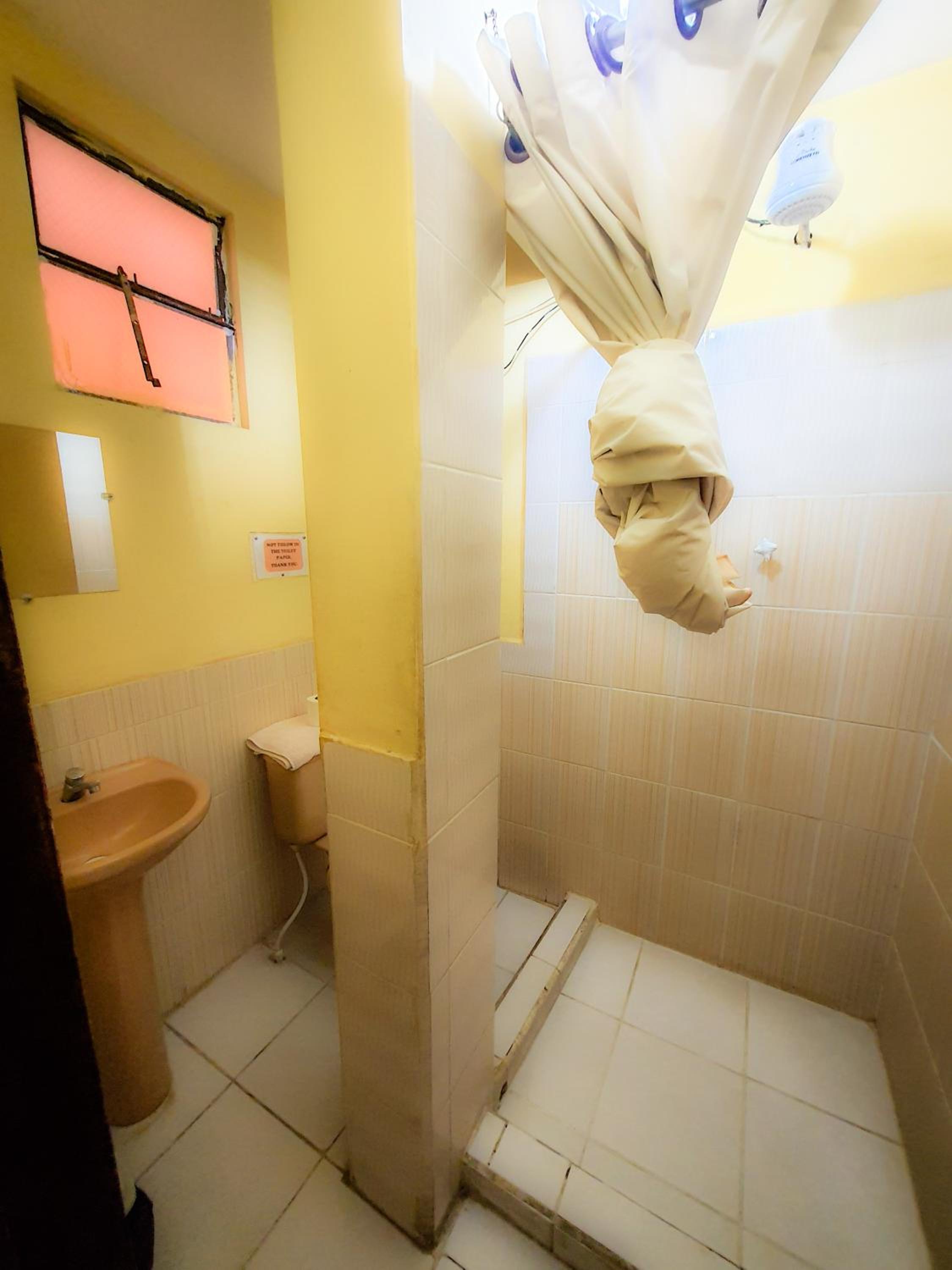 HOSTAL Luz YHOBIMAR