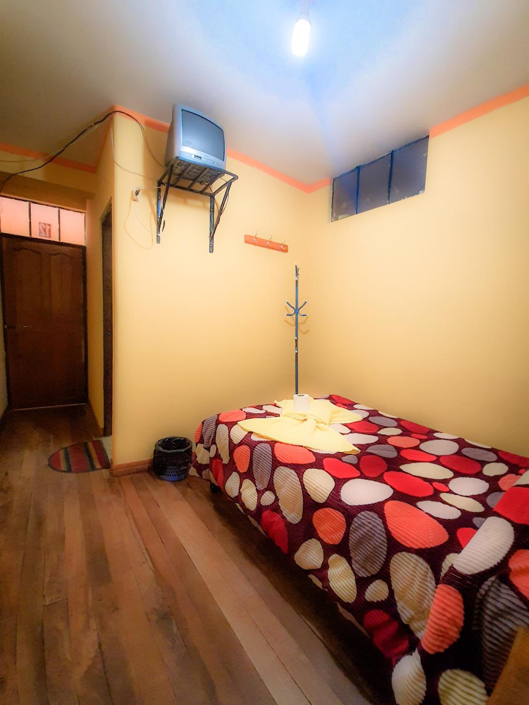 HOSTAL Luz YHOBIMAR