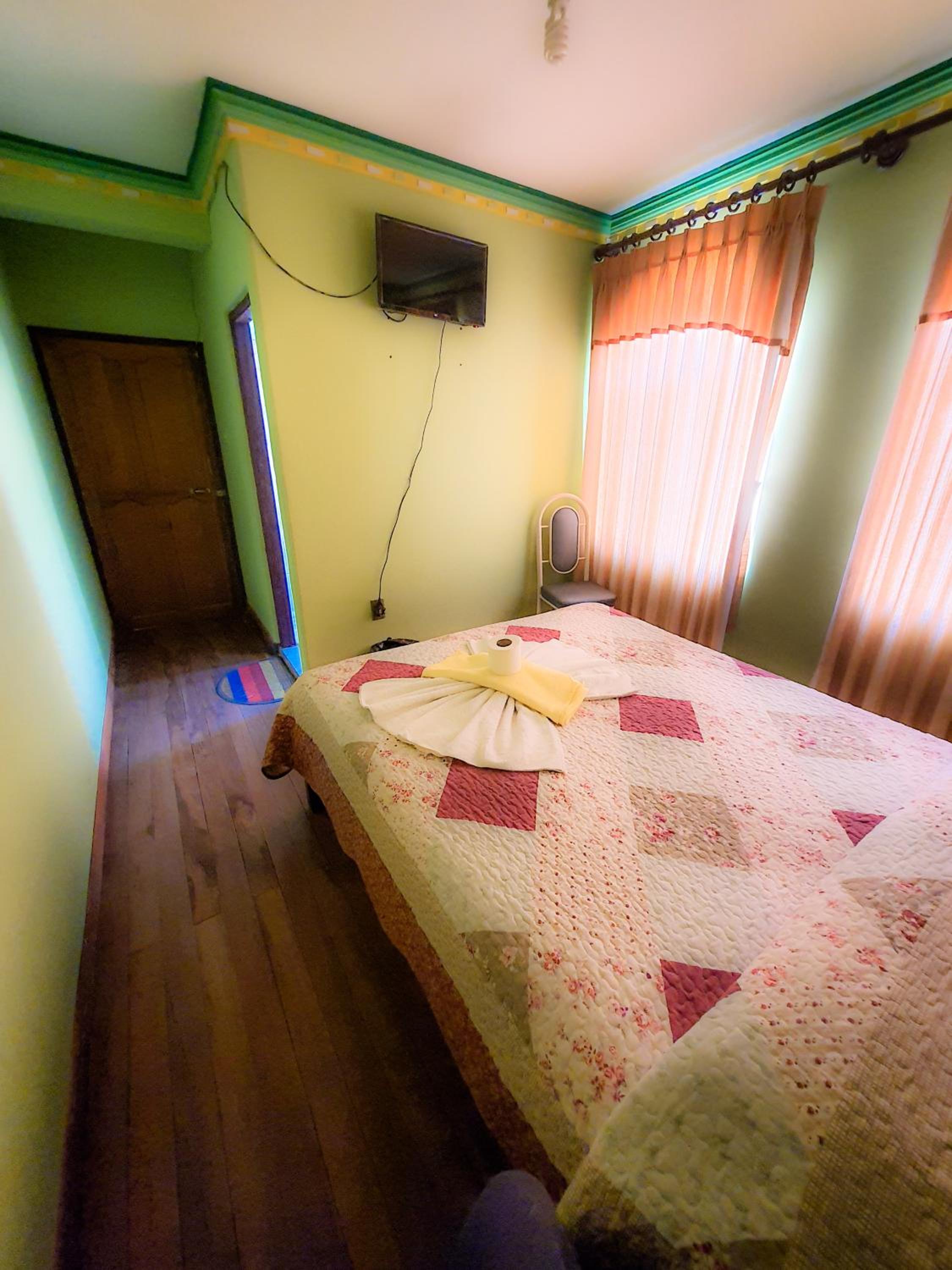HOSTAL Luz YHOBIMAR