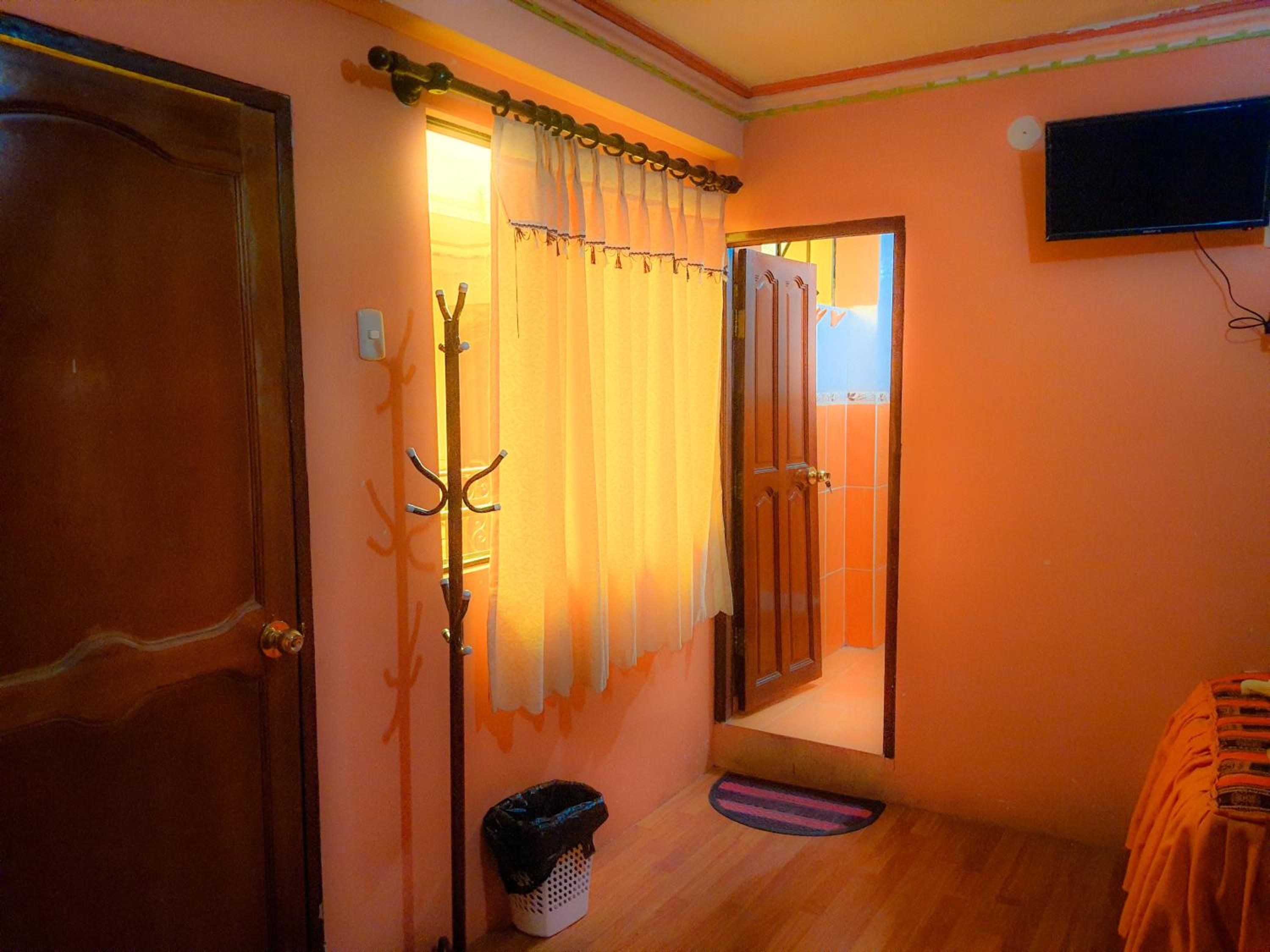 HOSTAL Luz YHOBIMAR
