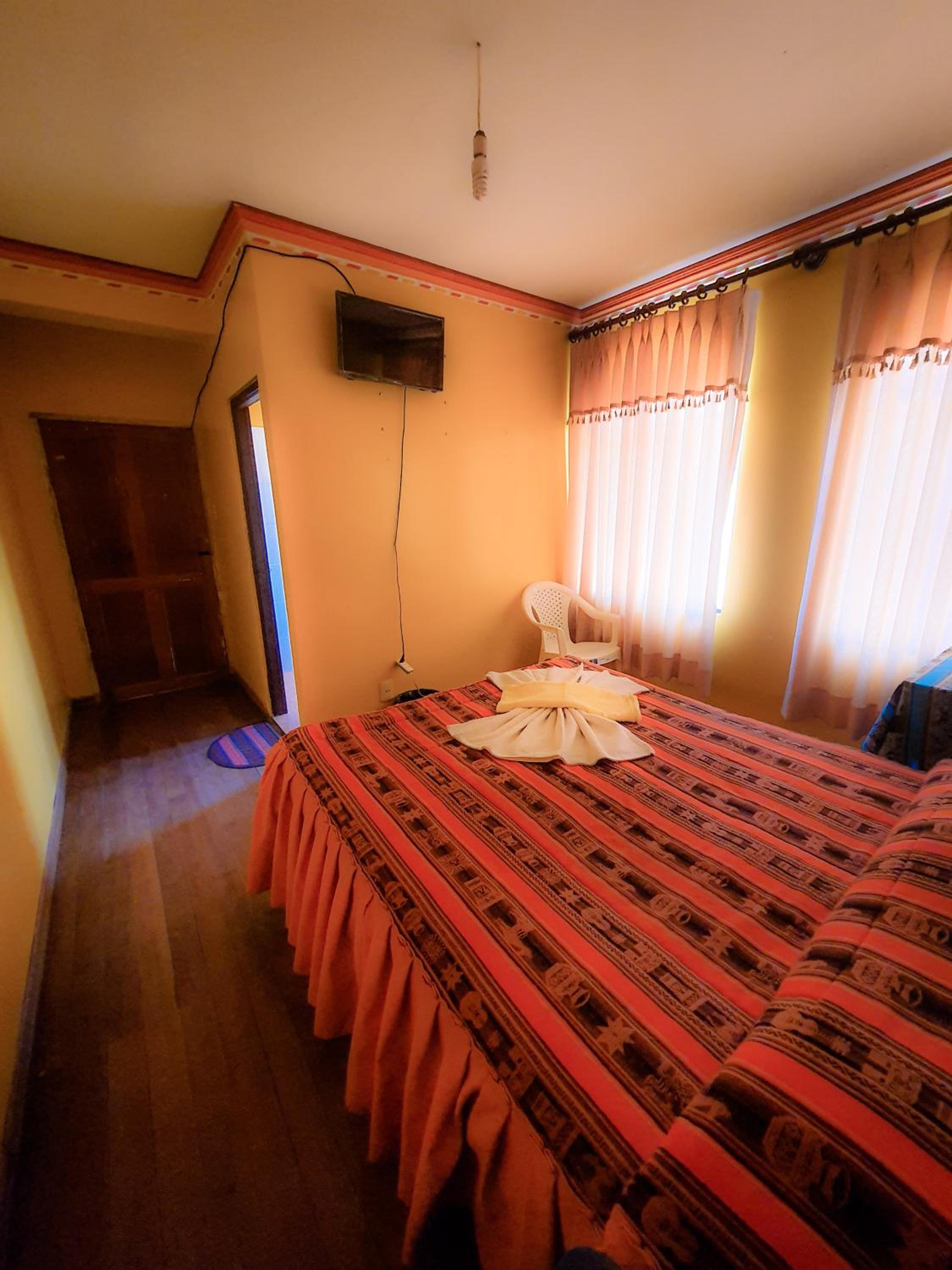 HOSTAL Luz YHOBIMAR
