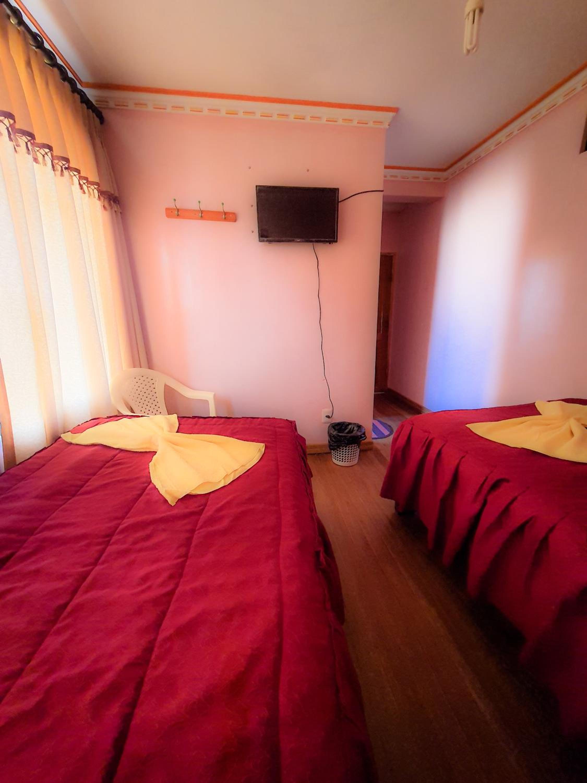 HOSTAL Luz YHOBIMAR