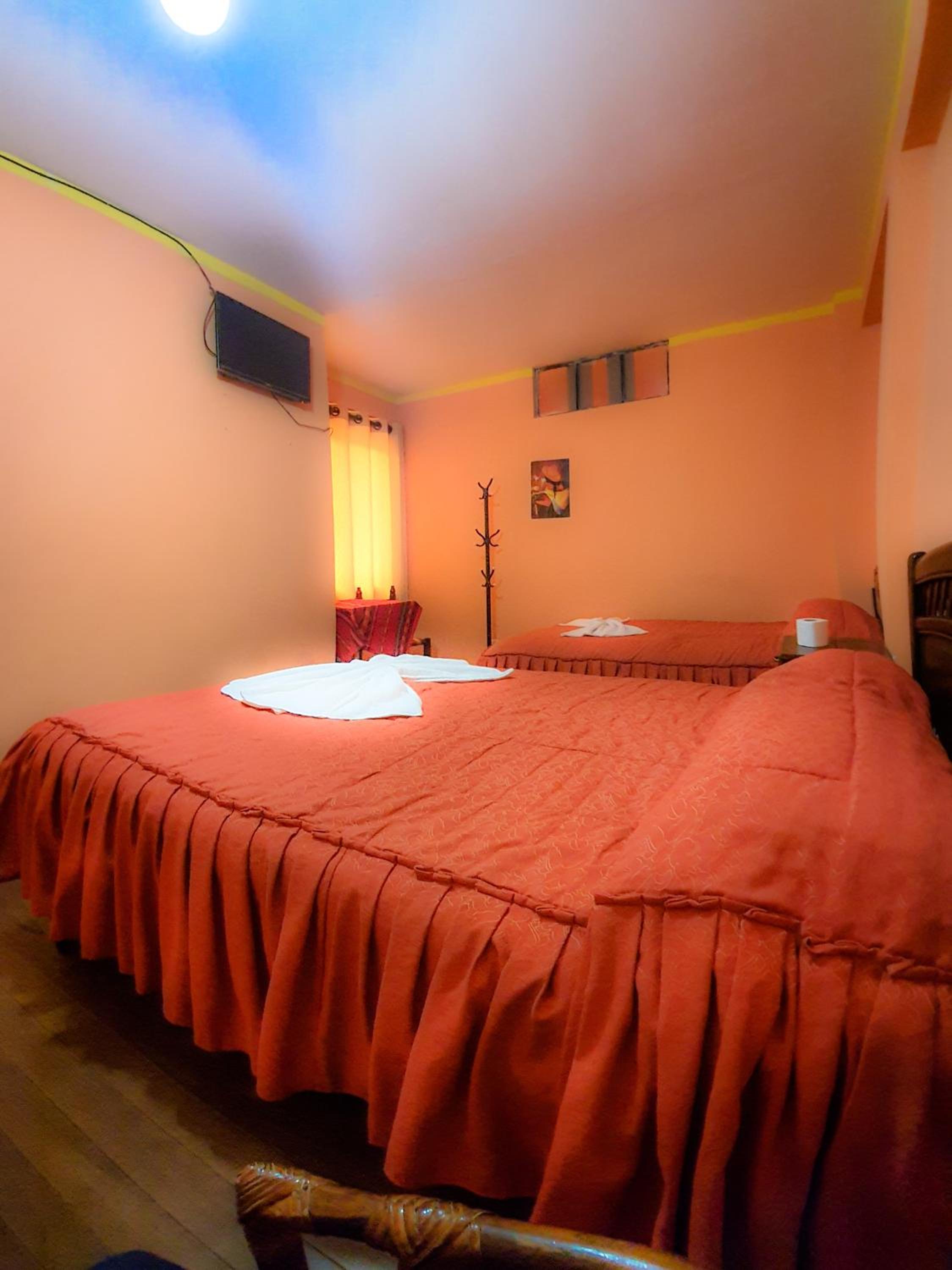 HOSTAL Luz YHOBIMAR