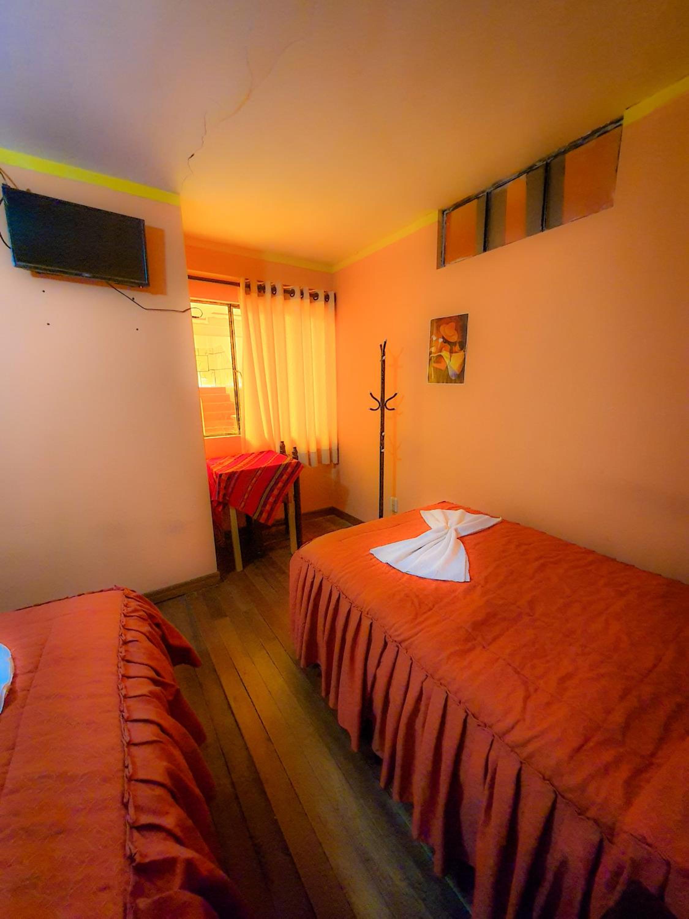 HOSTAL Luz YHOBIMAR