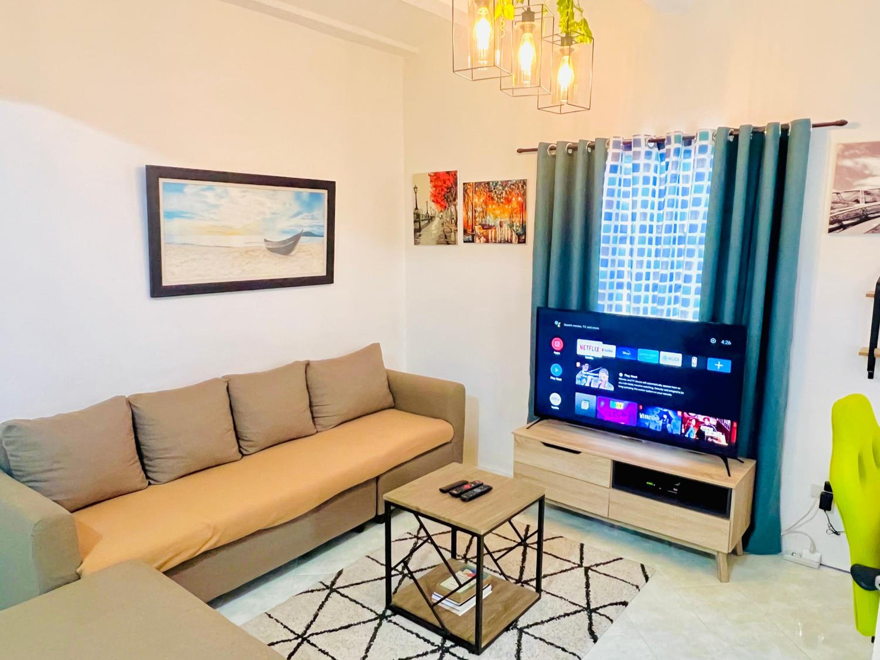 Awesome 2 bedrooms, living & dining area view 5