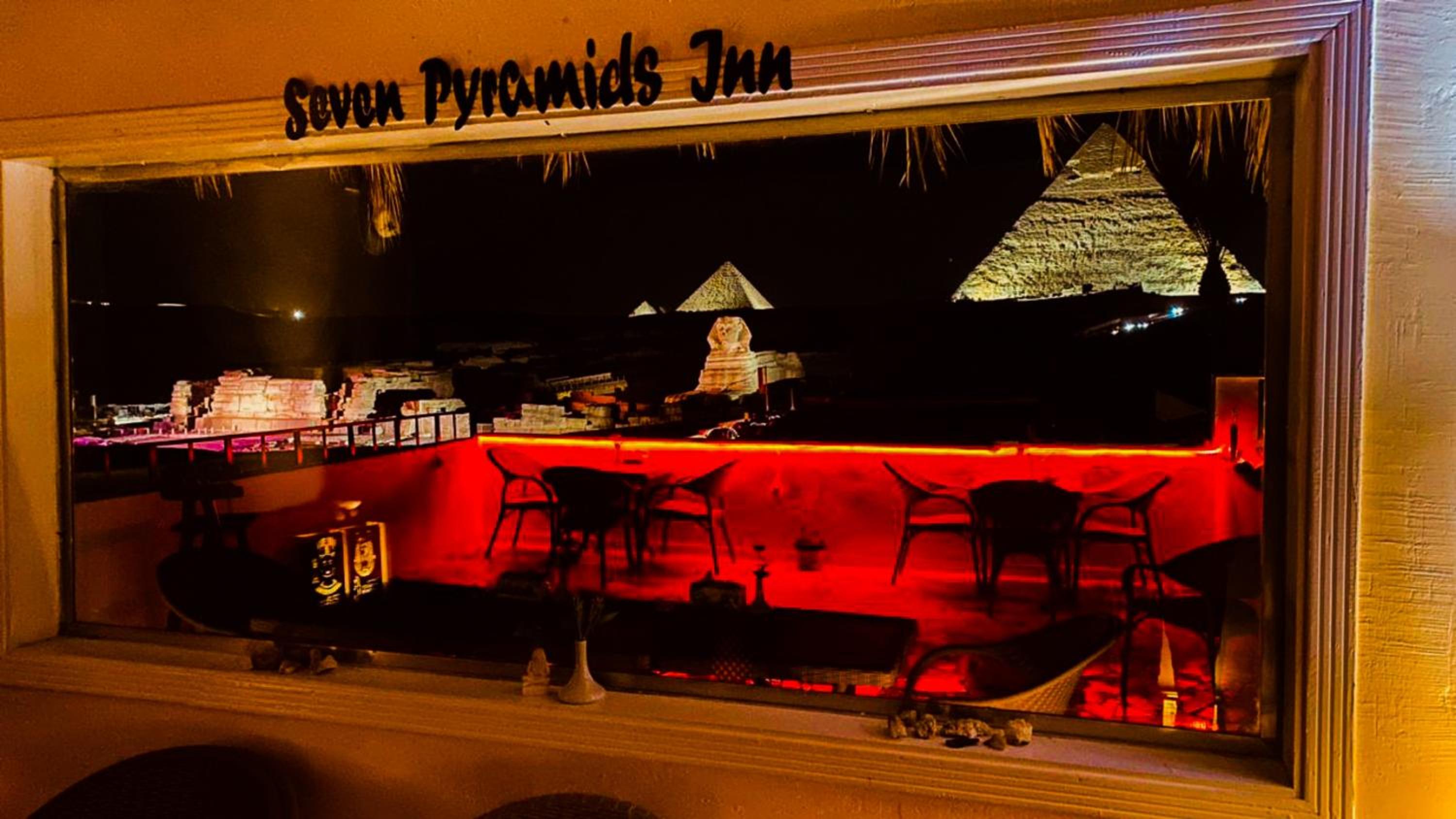 Seven Pyramids View Inn - Rooftop Breakfast