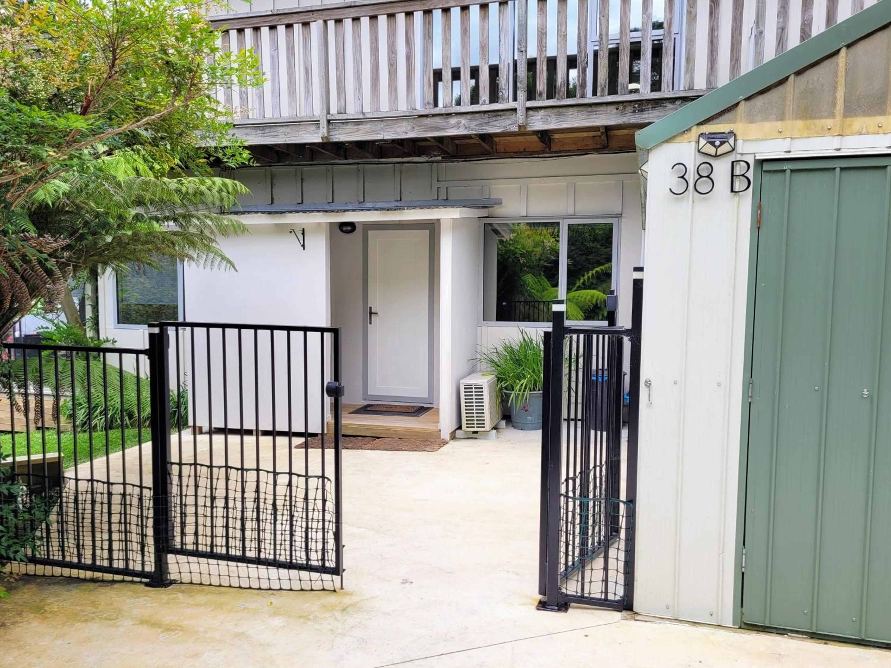 Garden Bliss & Bird Sanctuary in Paihia Estuary view 3