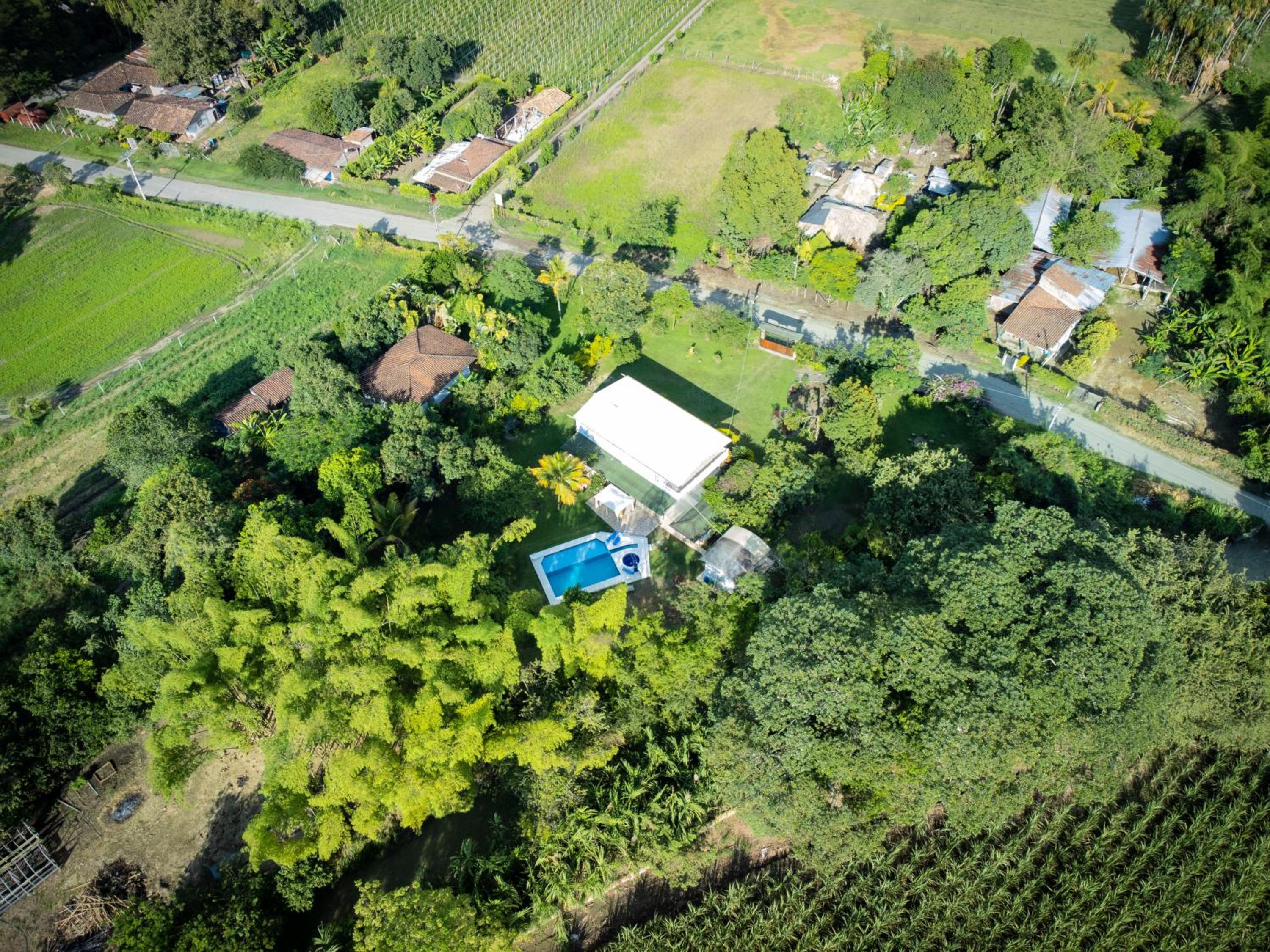 Casa campestre con piscina y jacuzzi cerca a Ginebra Valle del Cauca