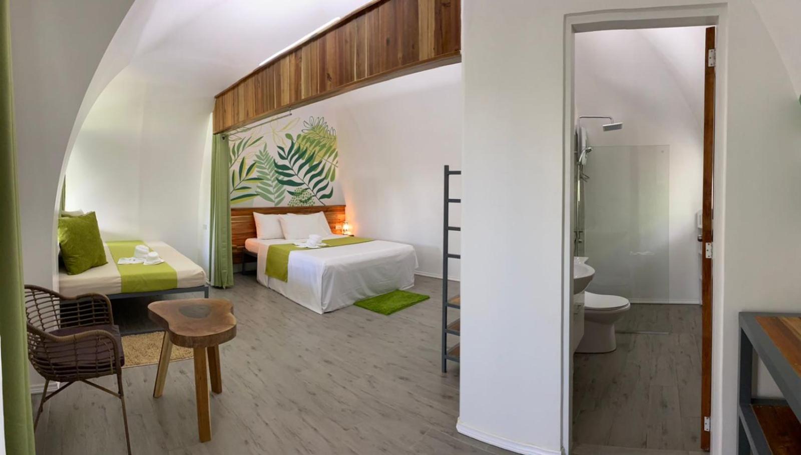 ROYAL SUITES - PORT BARTON view 5