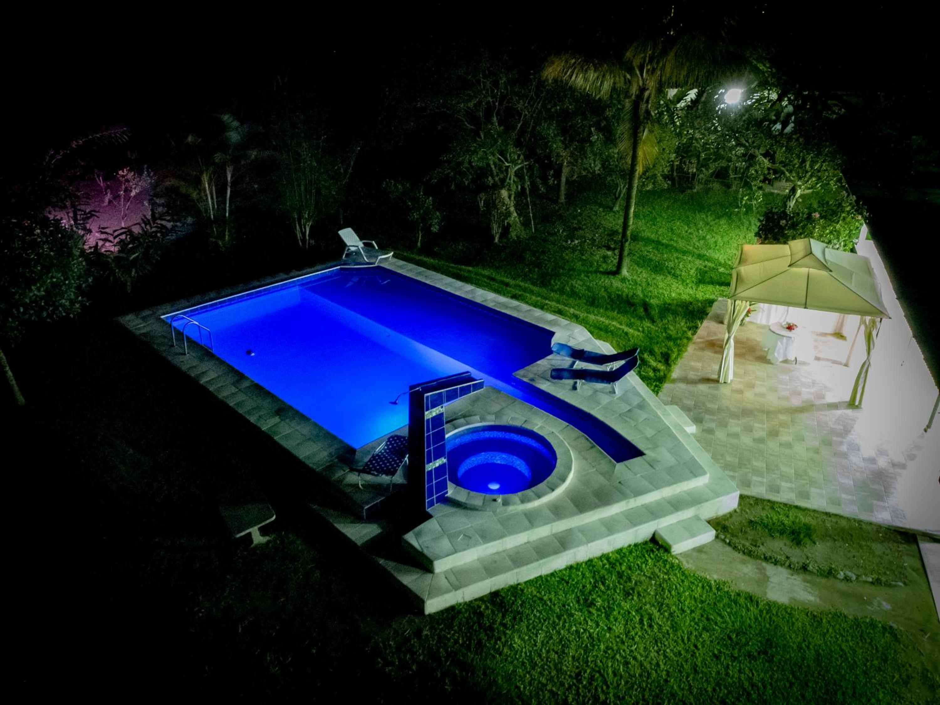 Casa campestre con piscina y jacuzzi cerca a Ginebra Valle del Cauca