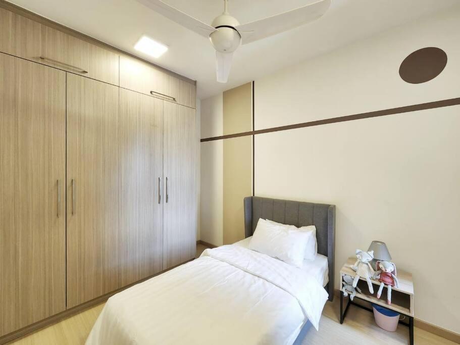 5 Min to GM Klang/1-5 Pax/Modern Design /Netflix photo 4