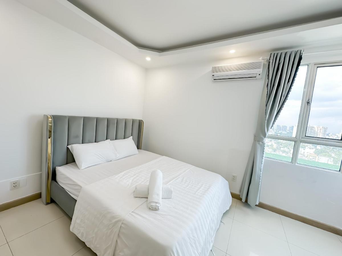 White Penthouse - Rooftop Pool Private - Central City