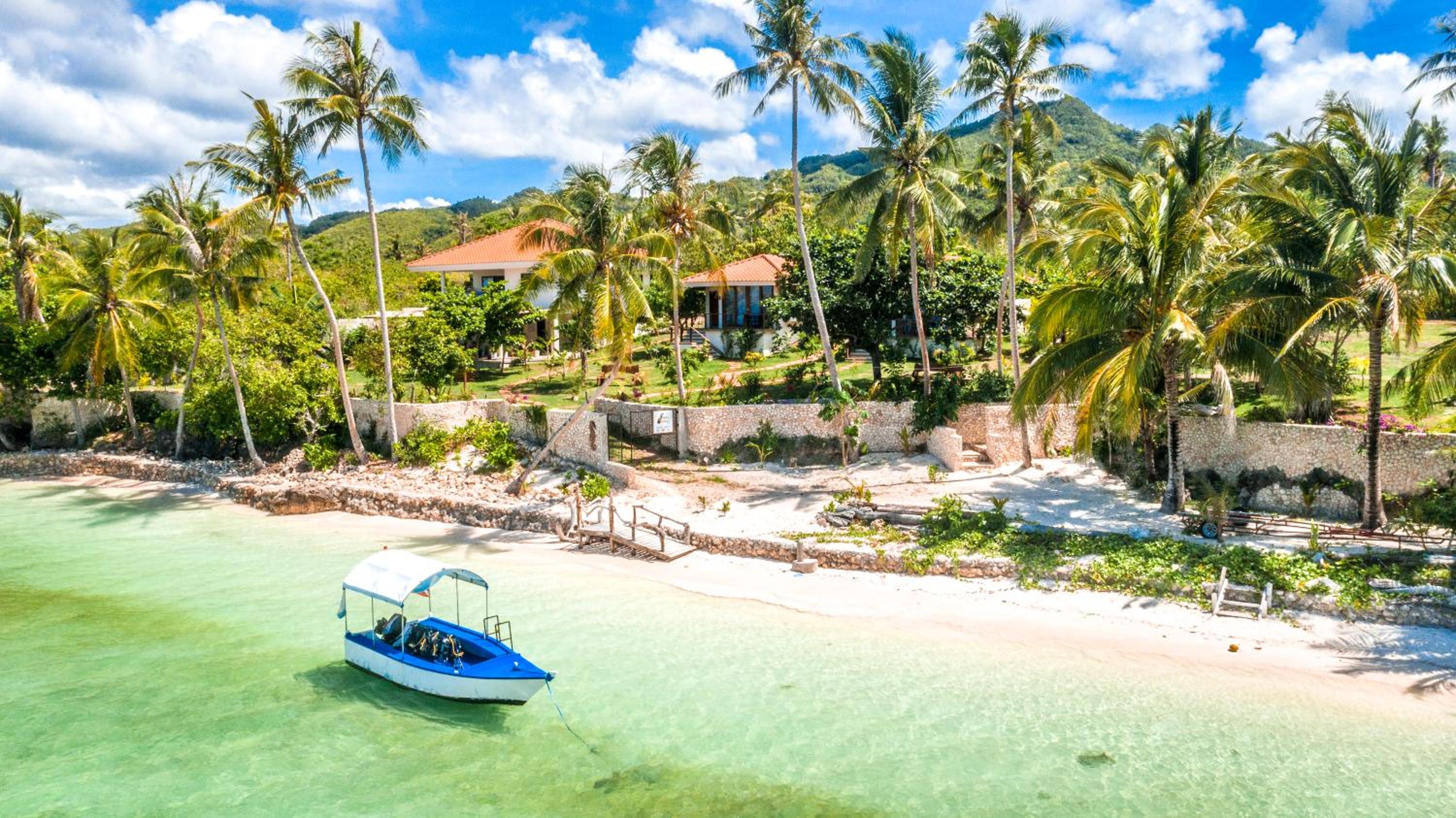 Island View Beachfront Resort