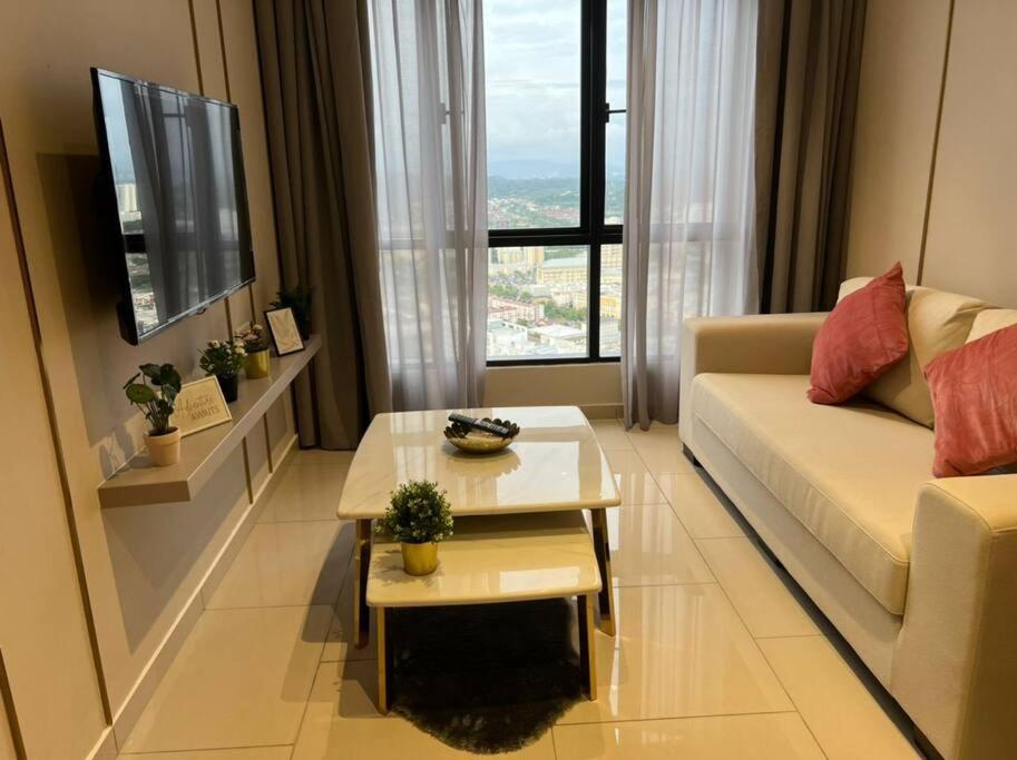 Hill 10 2r1b 3pax Double Tree I-city Hotel Grade