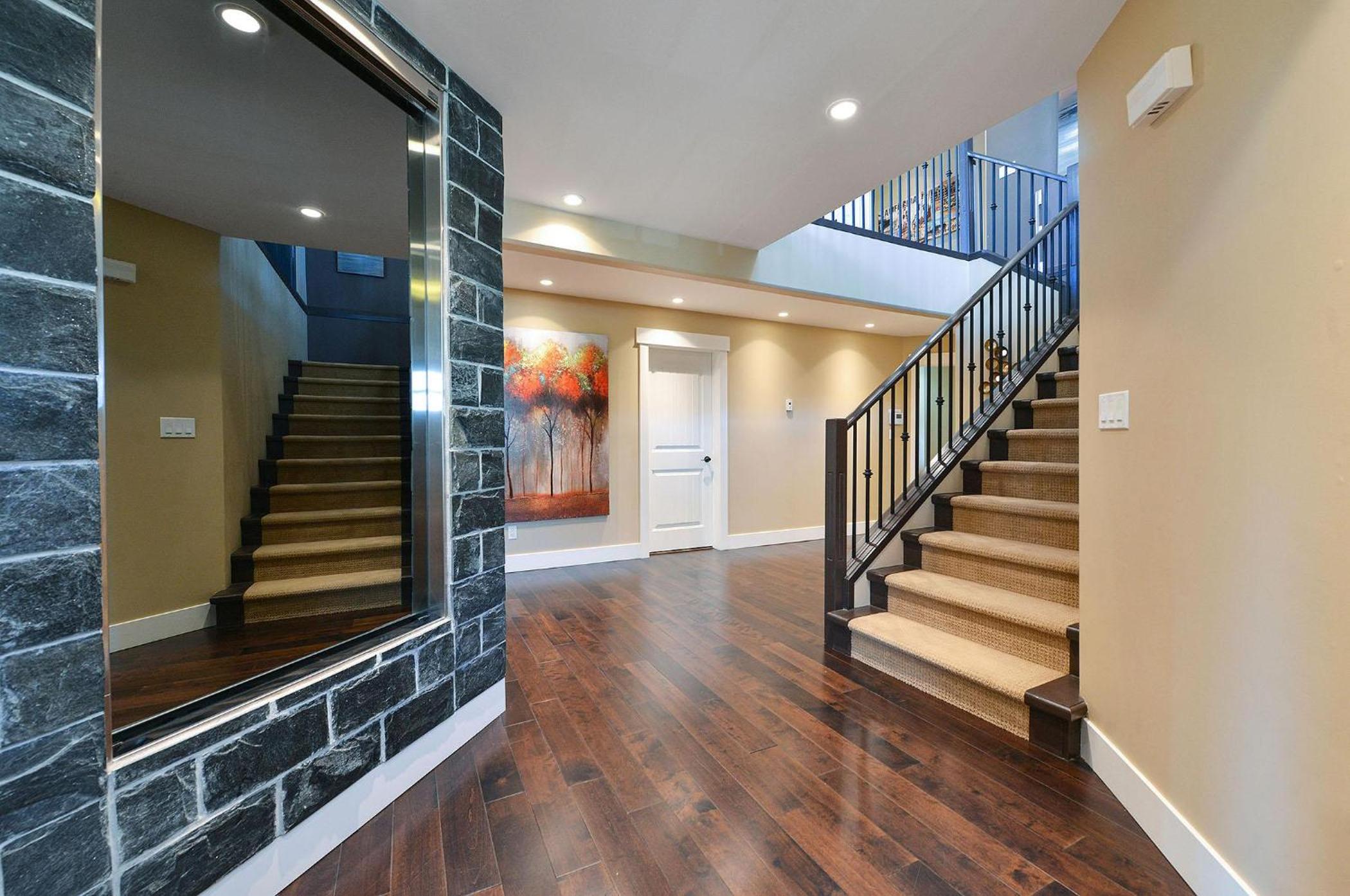 Nature's Gate Executive Estate by EMR Vacation Rentals