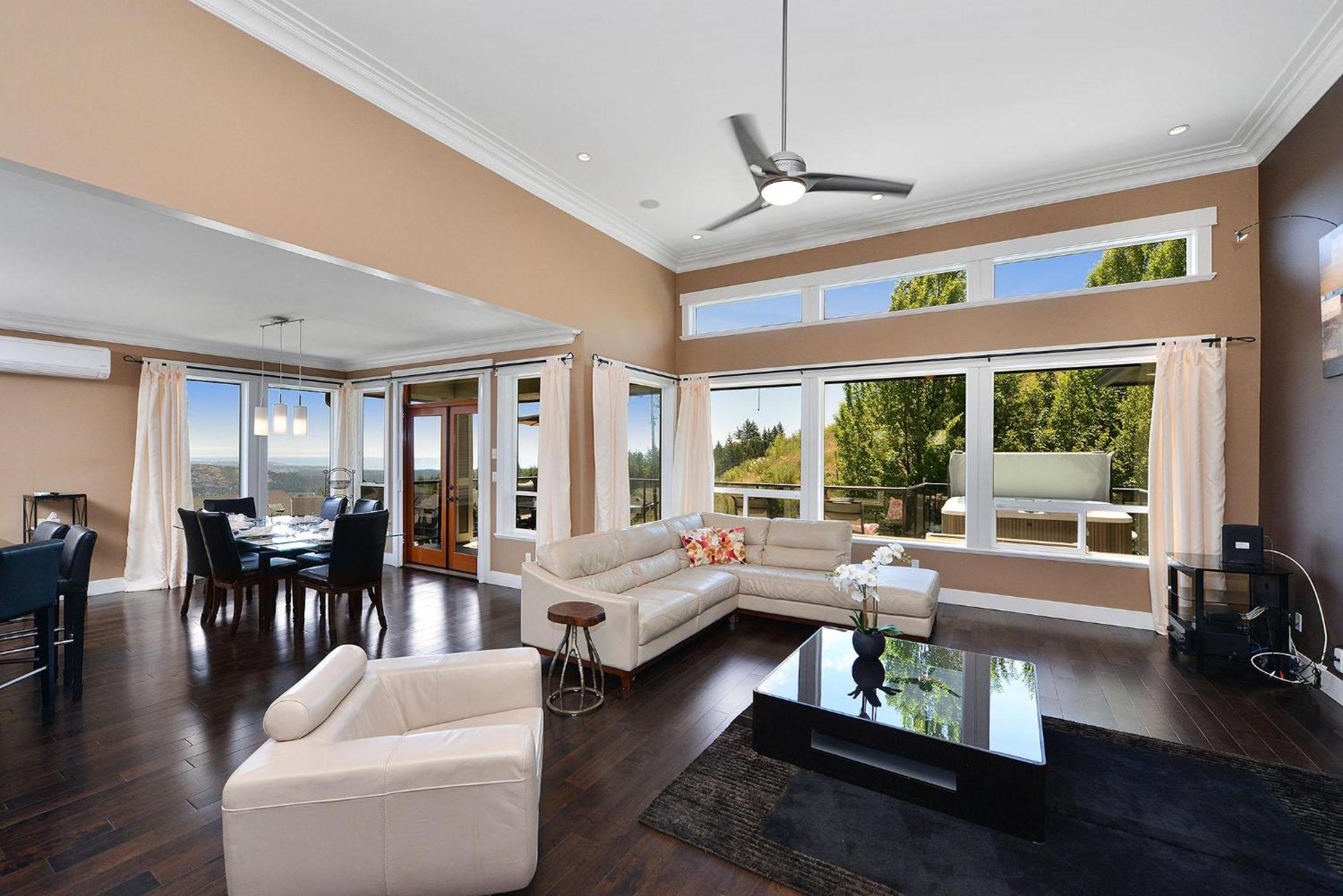Nature's Gate Executive Estate by EMR Vacation Rentals