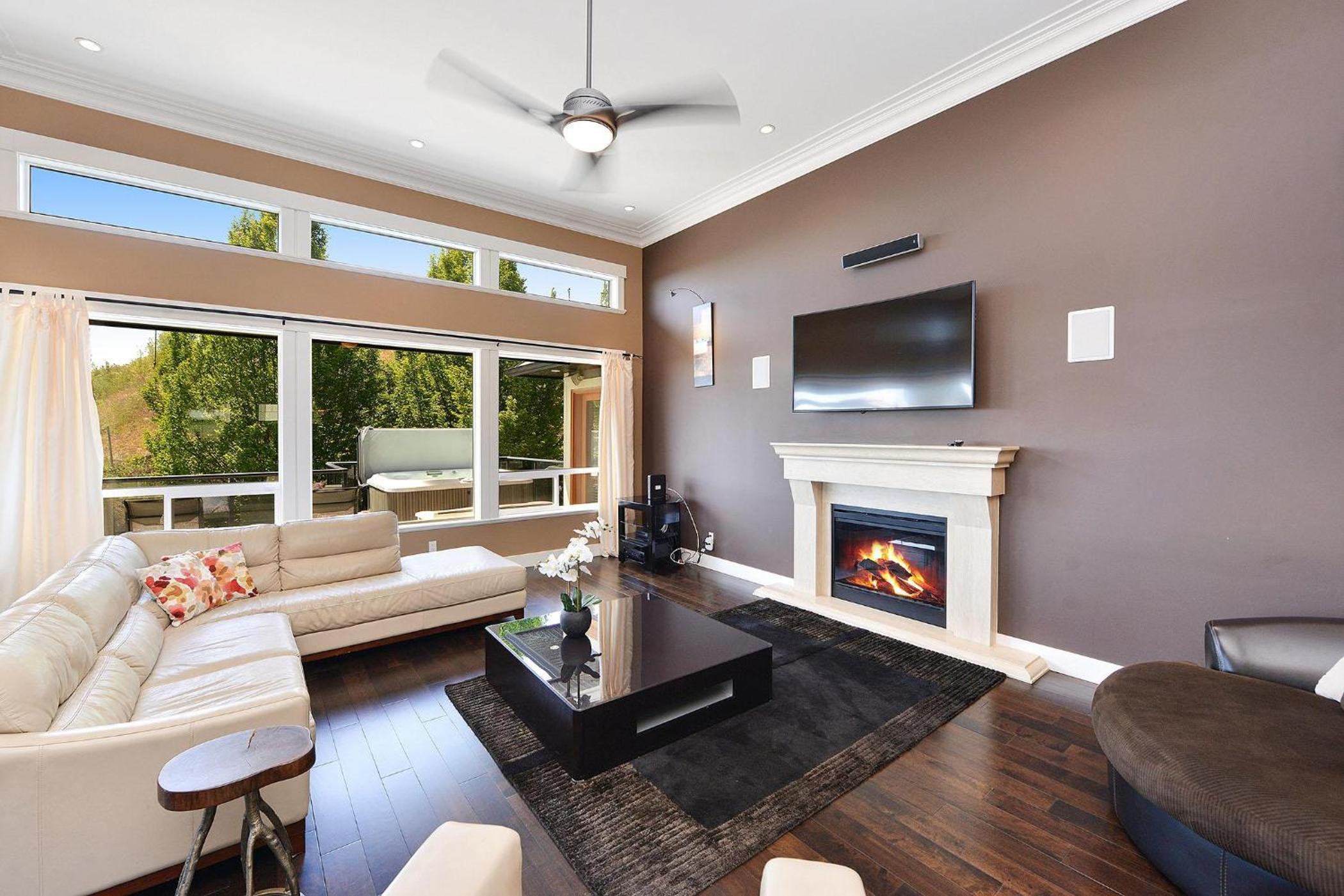 Nature's Gate Executive Estate by EMR Vacation Rentals