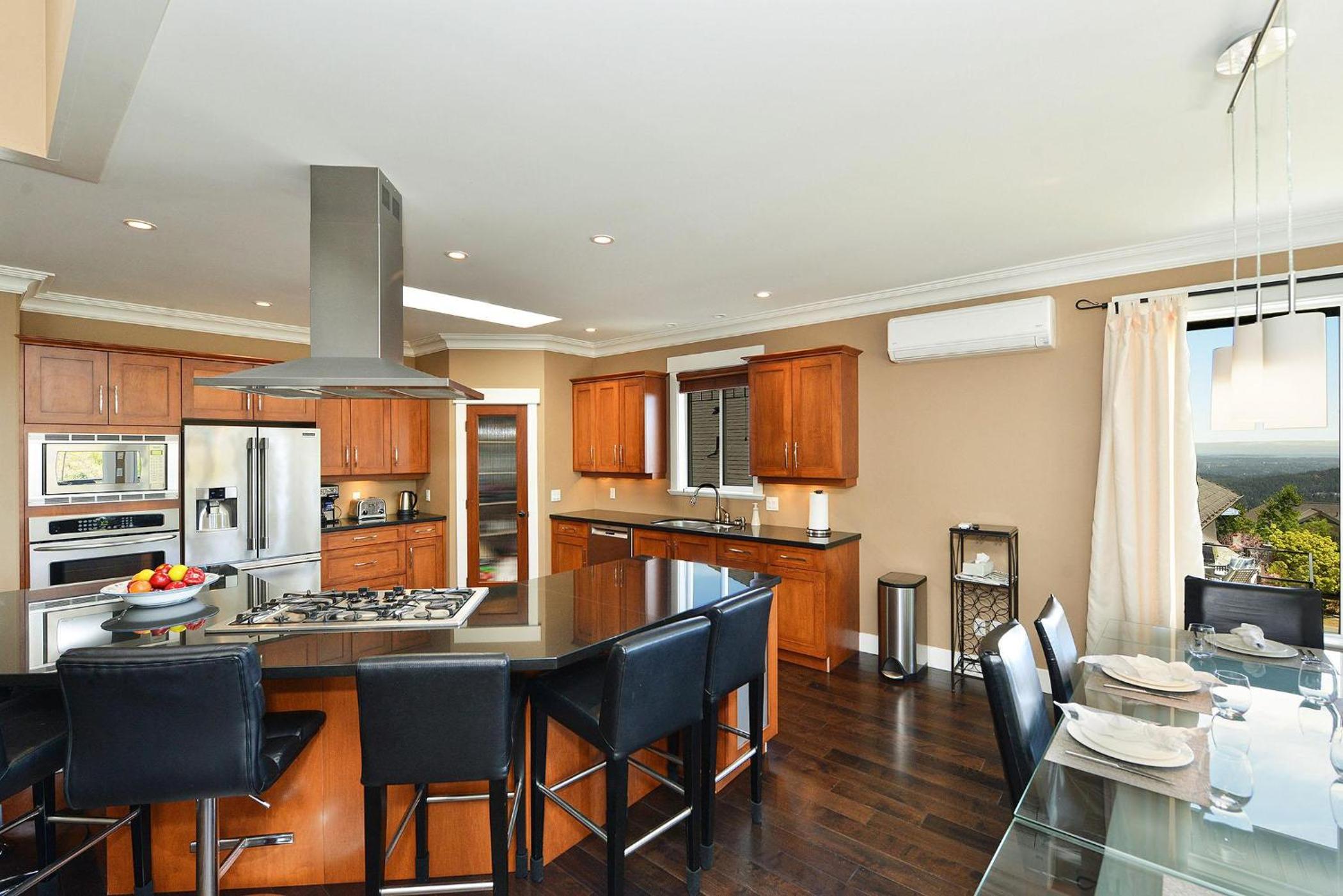 Nature's Gate Executive Estate by EMR Vacation Rentals