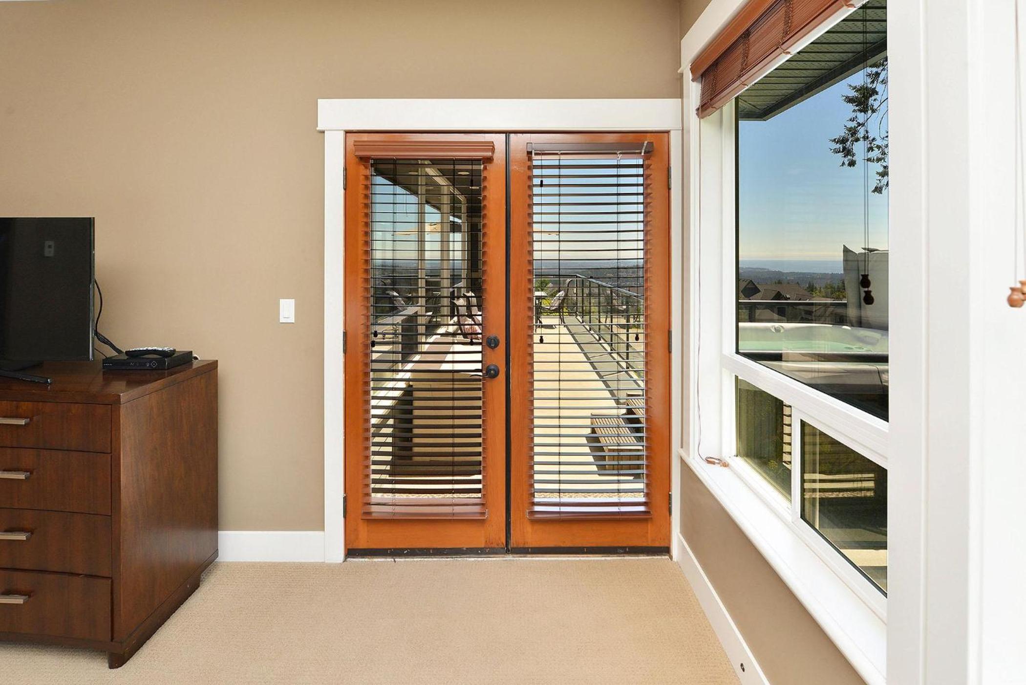 Nature's Gate Executive Estate by EMR Vacation Rentals