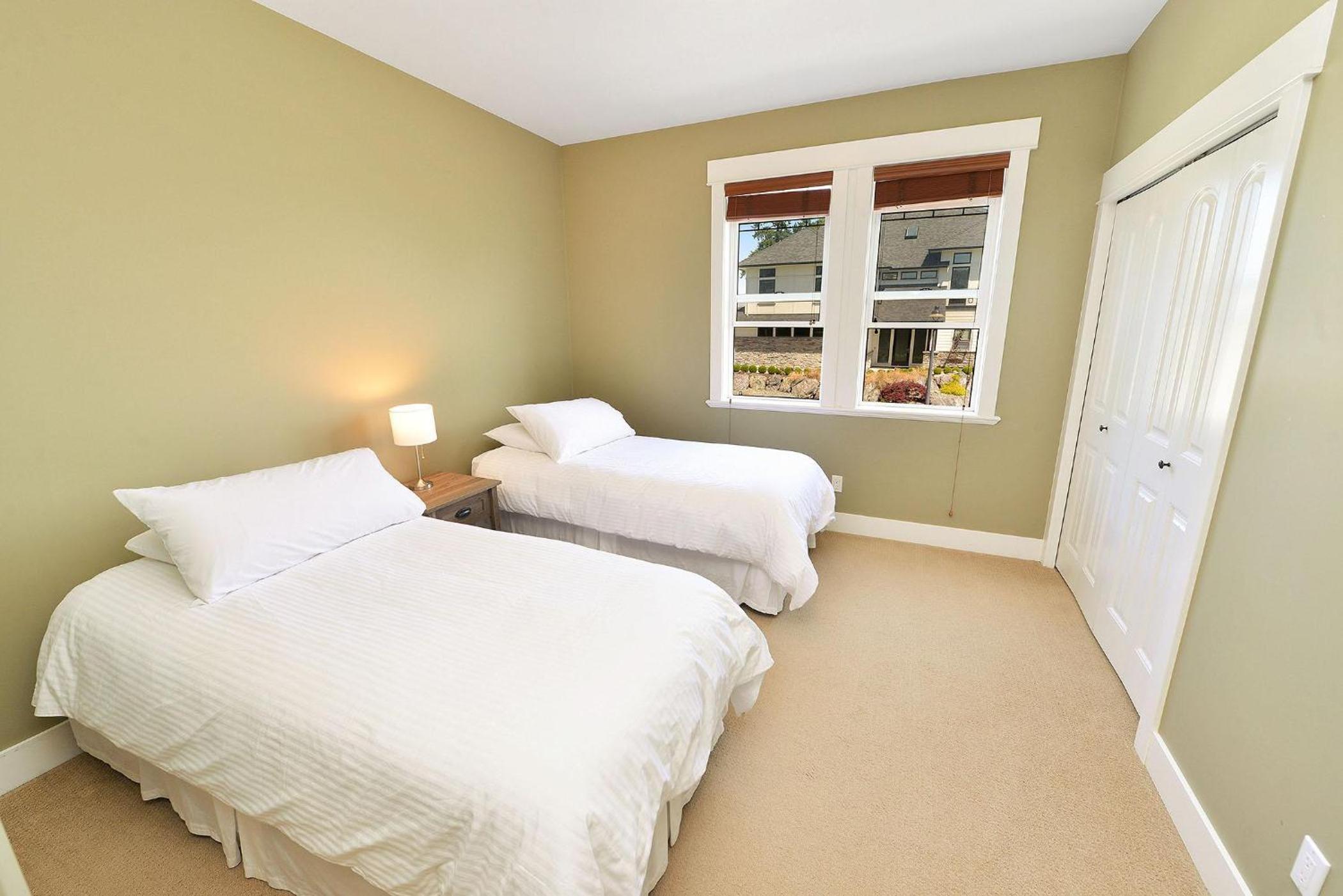 Nature's Gate Executive Estate by EMR Vacation Rentals