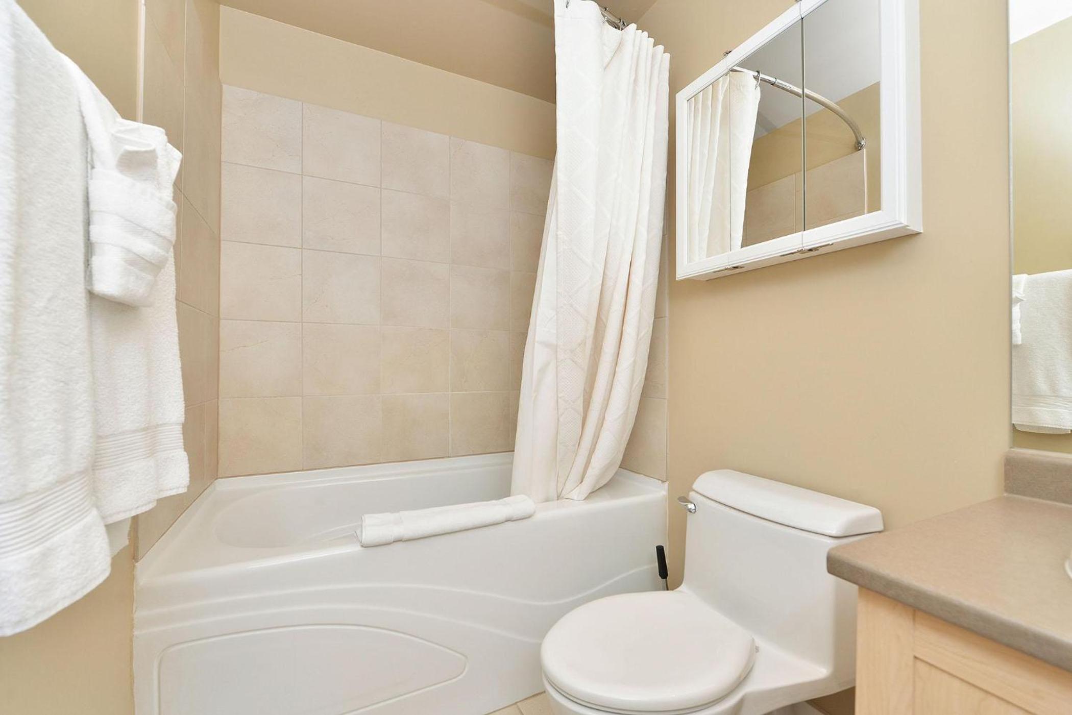 Nature's Gate Executive Estate by EMR Vacation Rentals