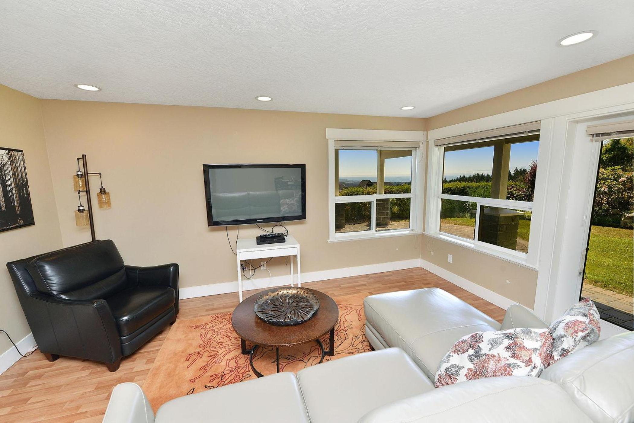 Nature's Gate Executive Estate by EMR Vacation Rentals