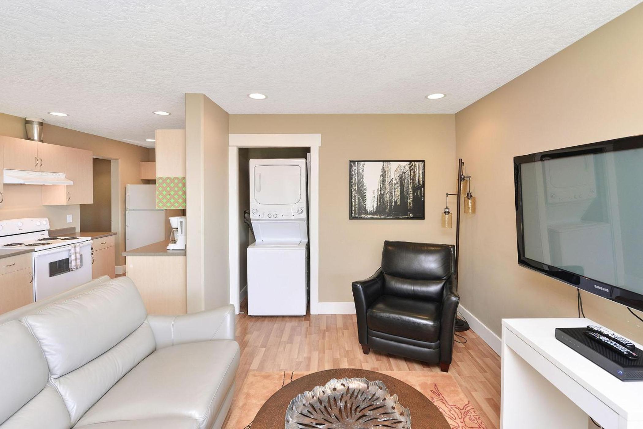 Nature's Gate Executive Estate by EMR Vacation Rentals