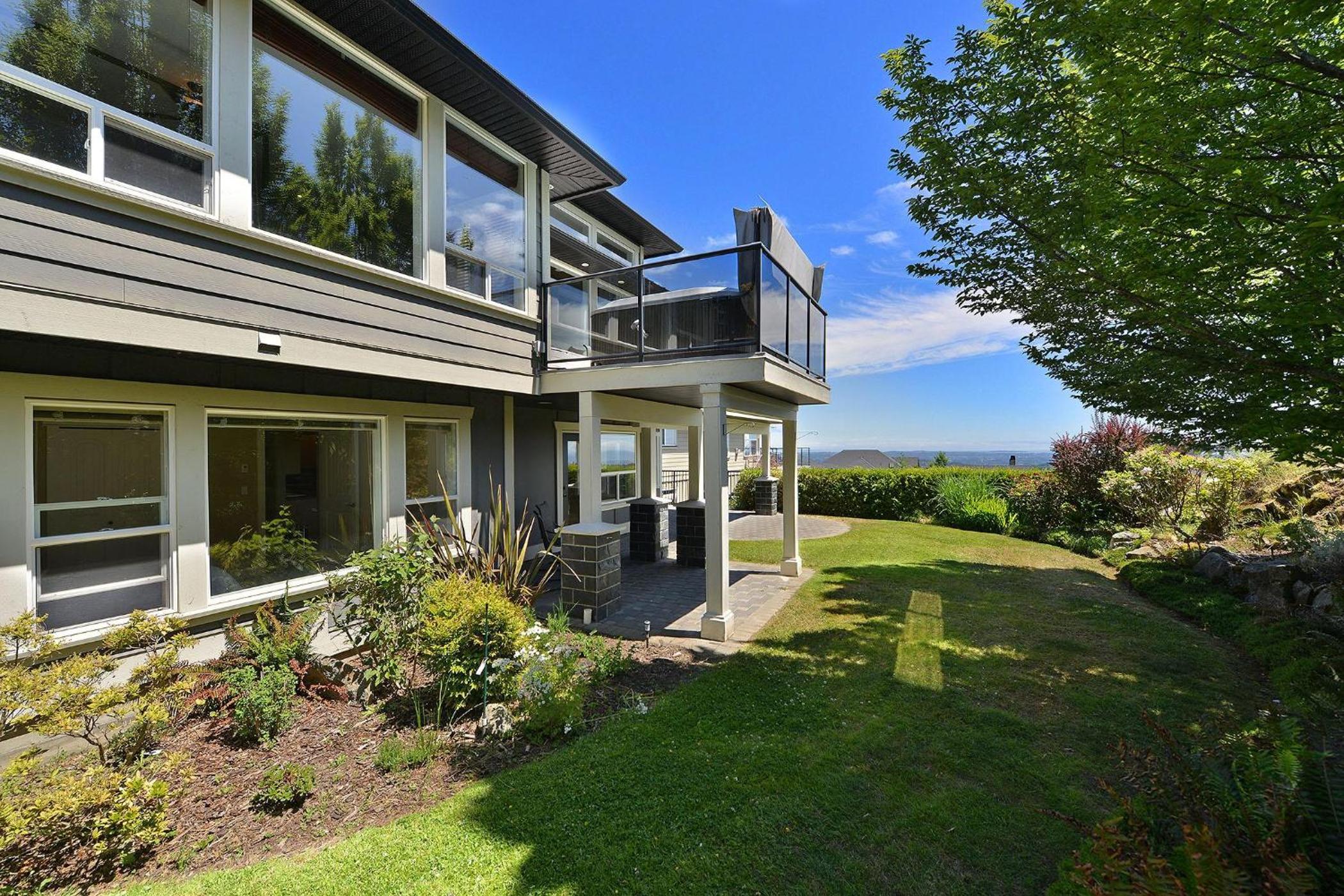 Nature's Gate Executive Estate by EMR Vacation Rentals