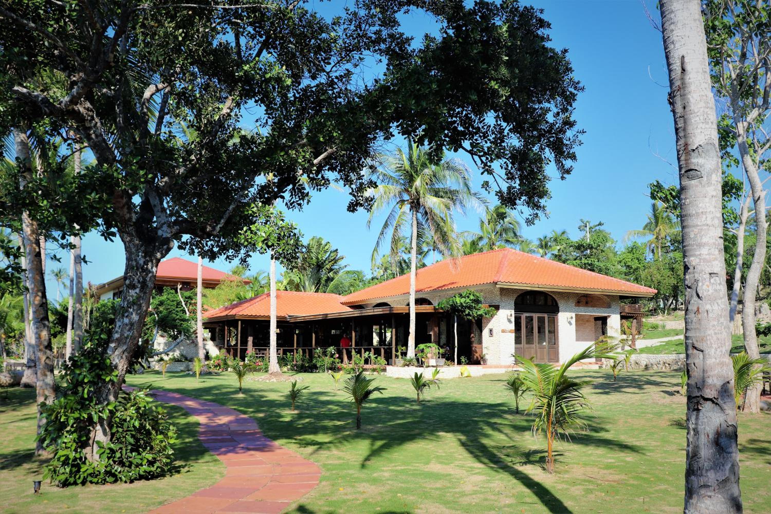 Island View Beachfront Resort