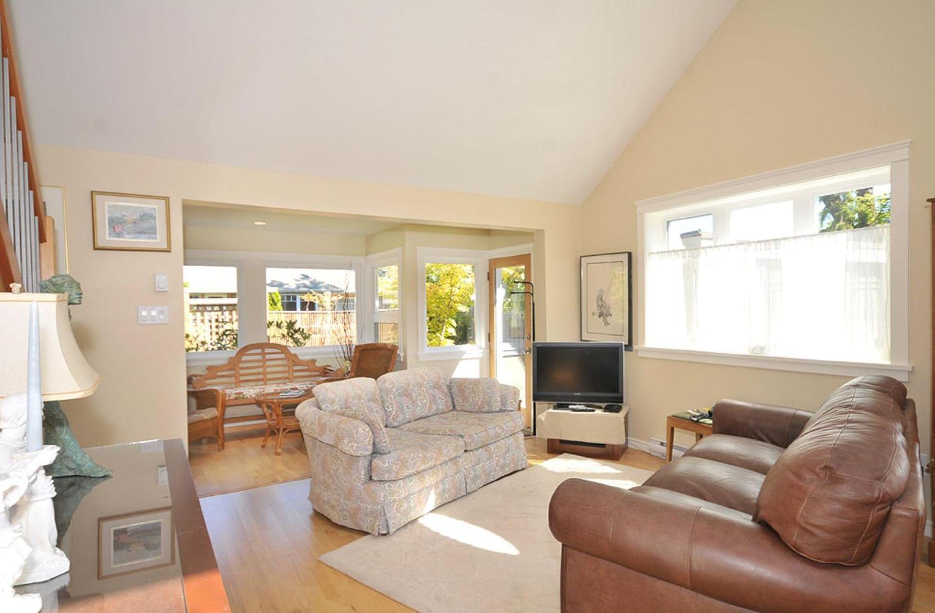 Heron View Cottage by EMR Vacation Rentals