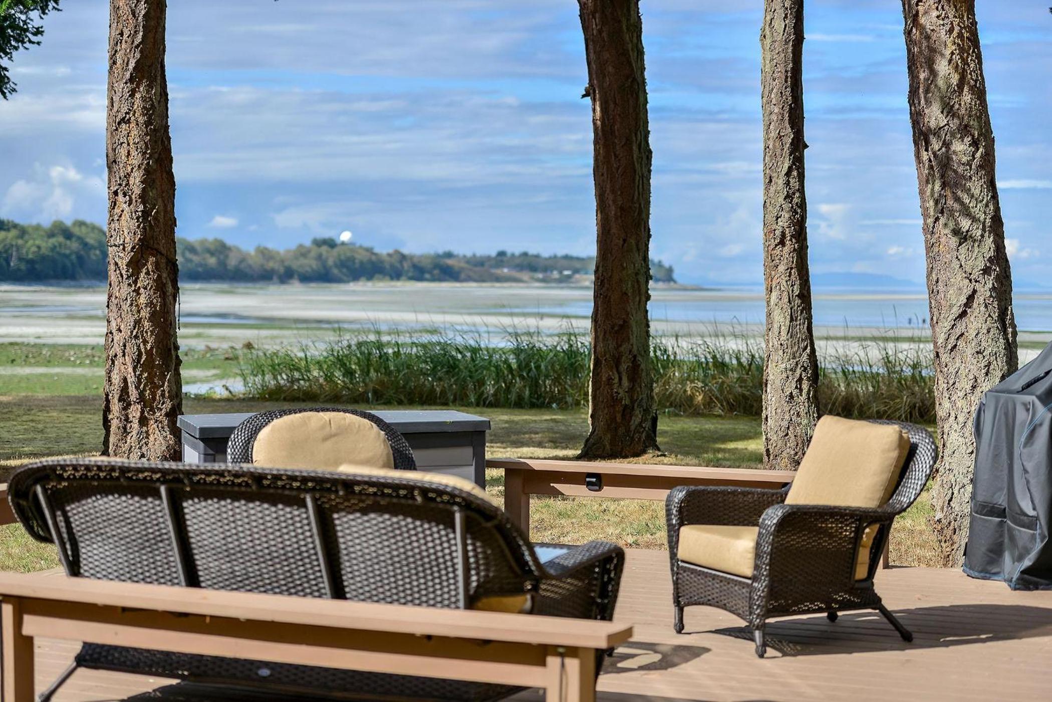 Kye Bay Beach House by EMR Vacation Rentals
