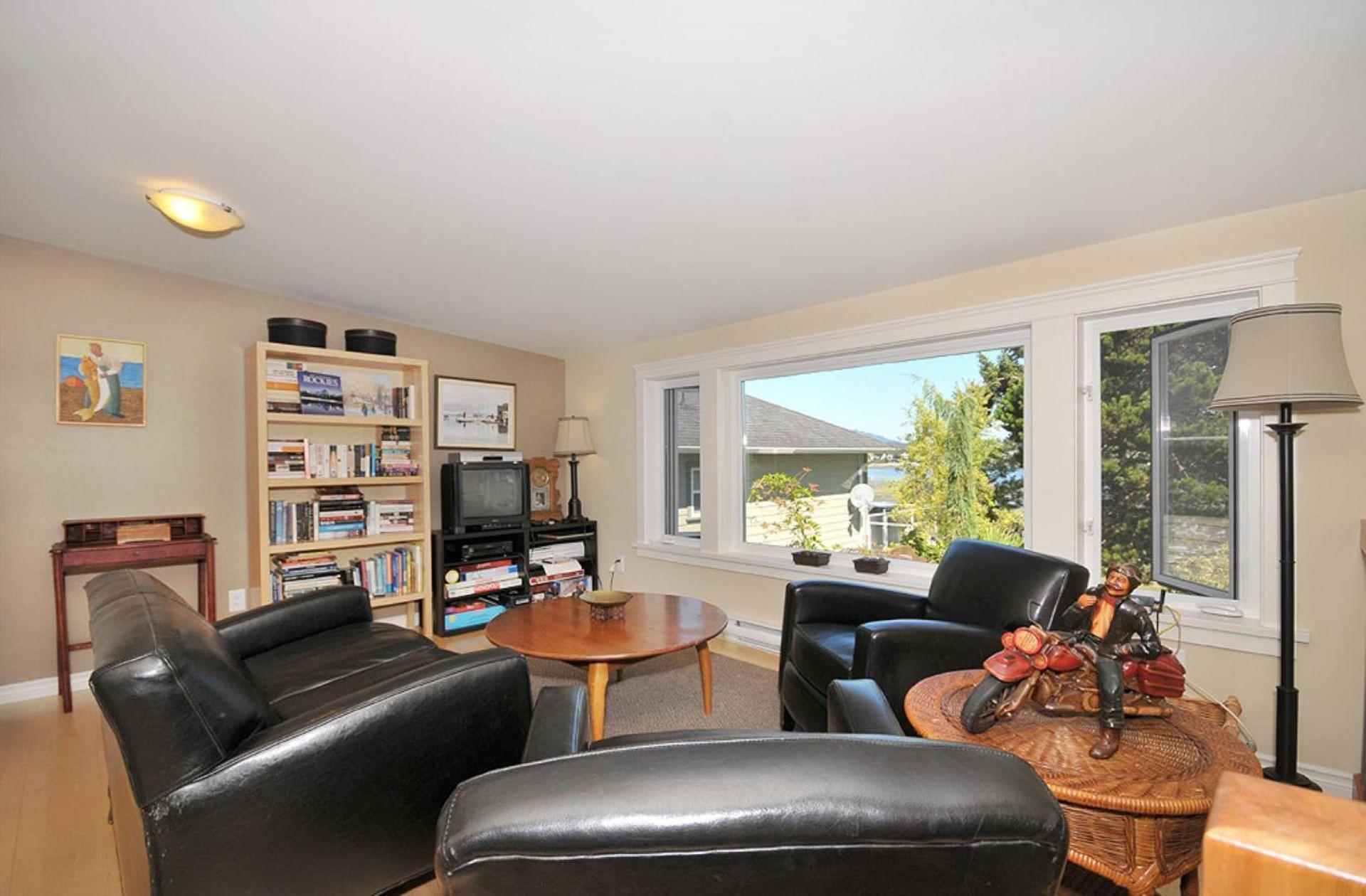 Heron View Cottage by EMR Vacation Rentals