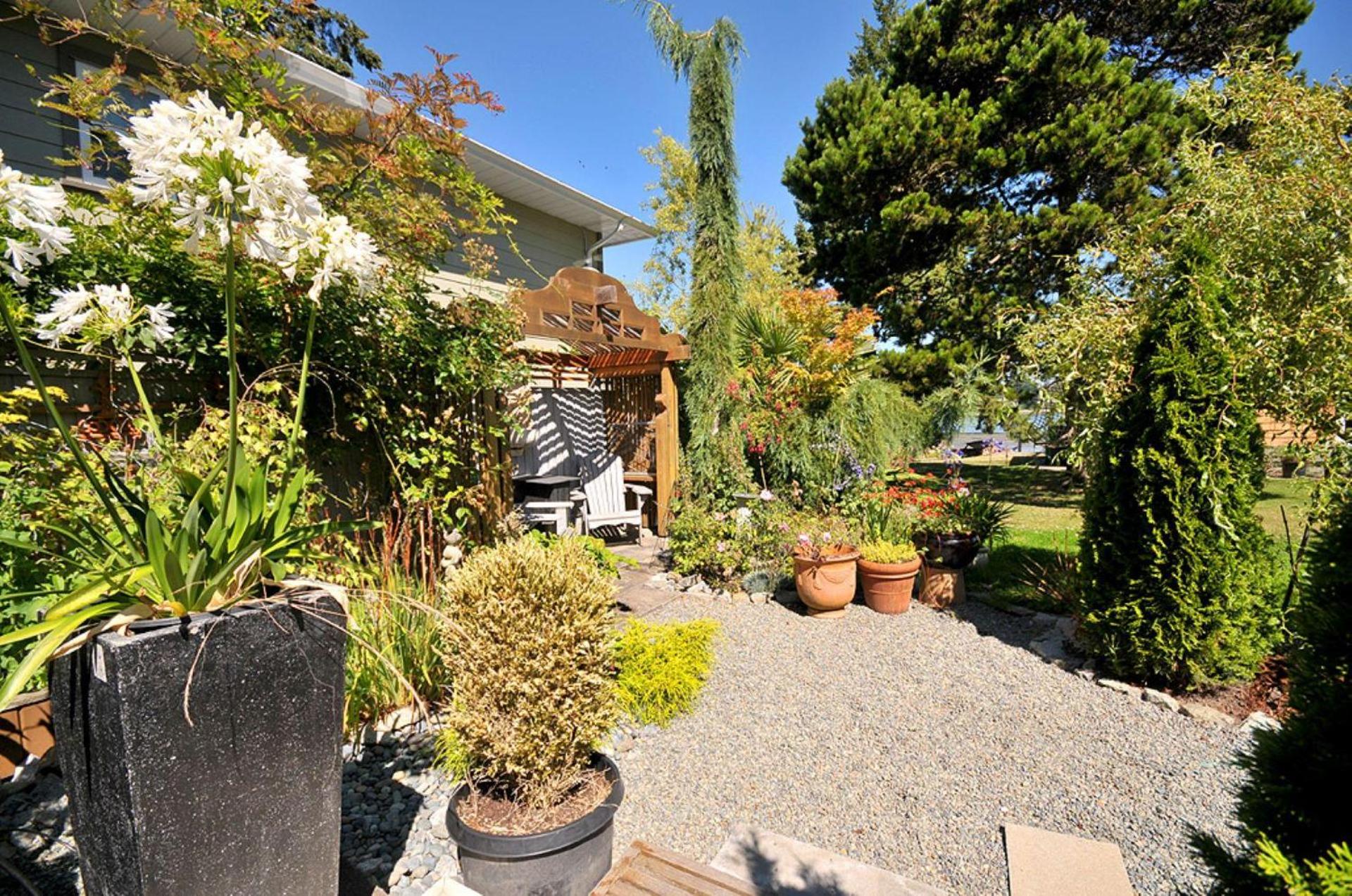Heron View Cottage by EMR Vacation Rentals