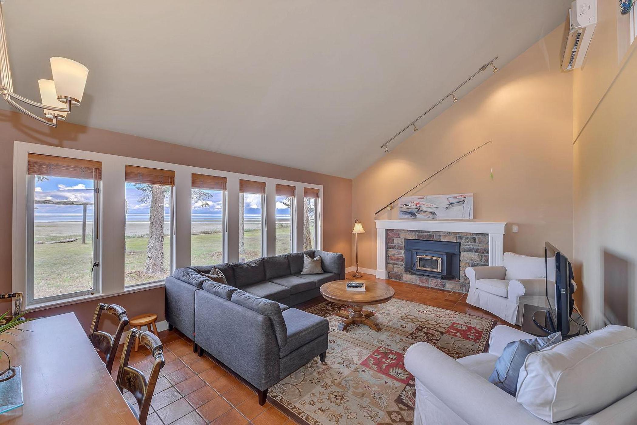 Kye Bay Beach House by EMR Vacation Rentals