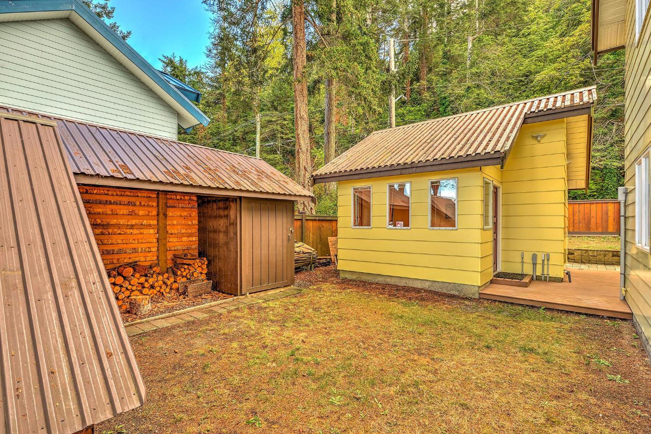 Kye Bay Beach House by EMR Vacation Rentals