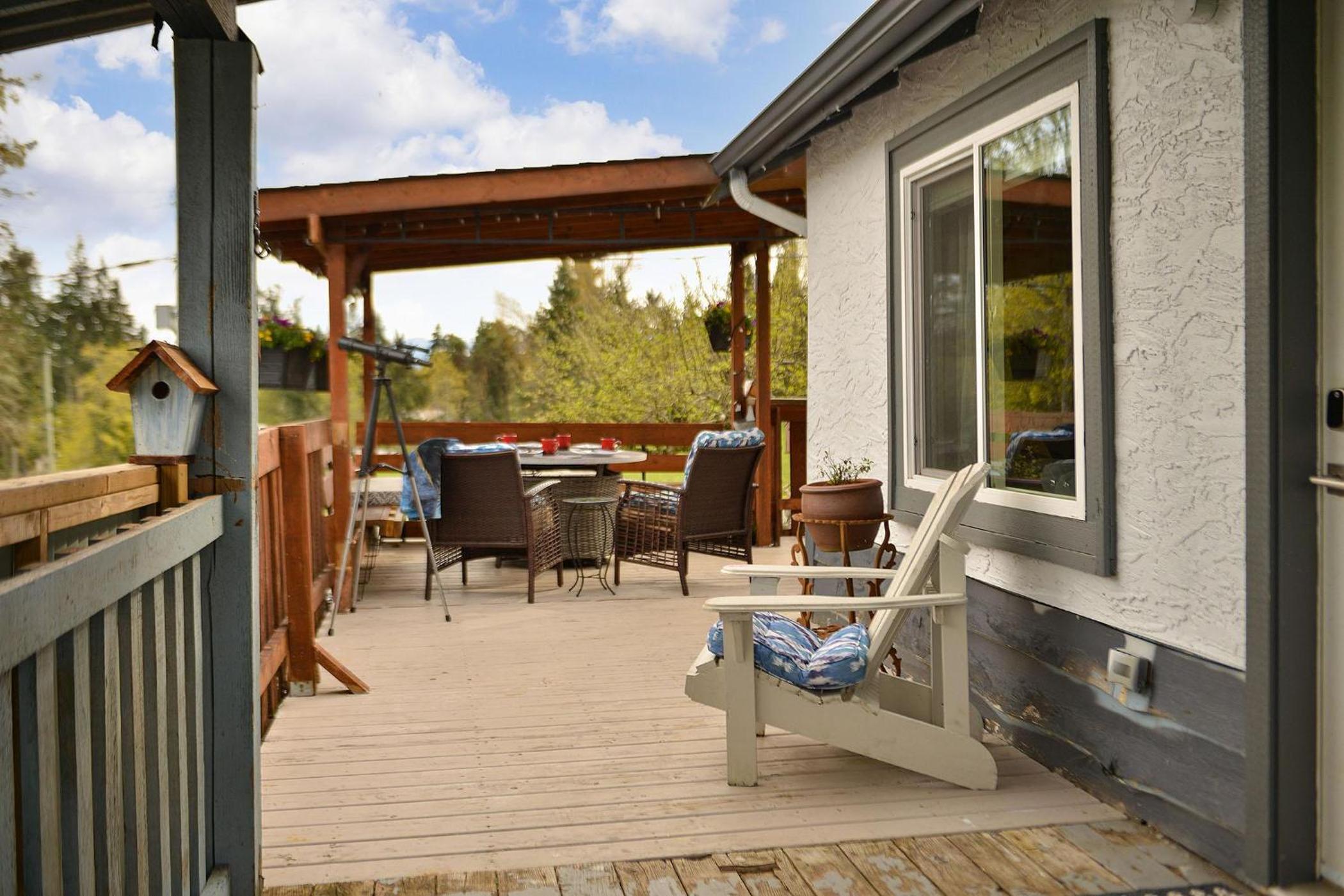 Dragonfly Cottage by EMR Vacation Rentals