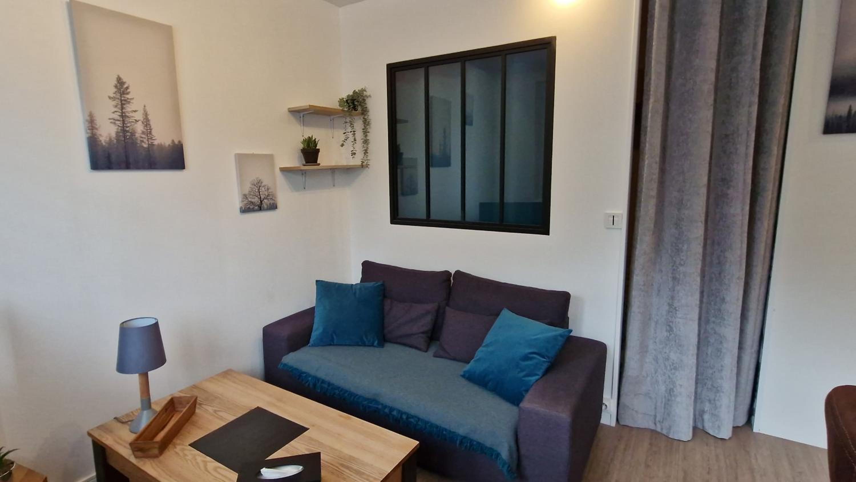 Beau studio très calme, parking privée gratuit, Netflix, Wifi