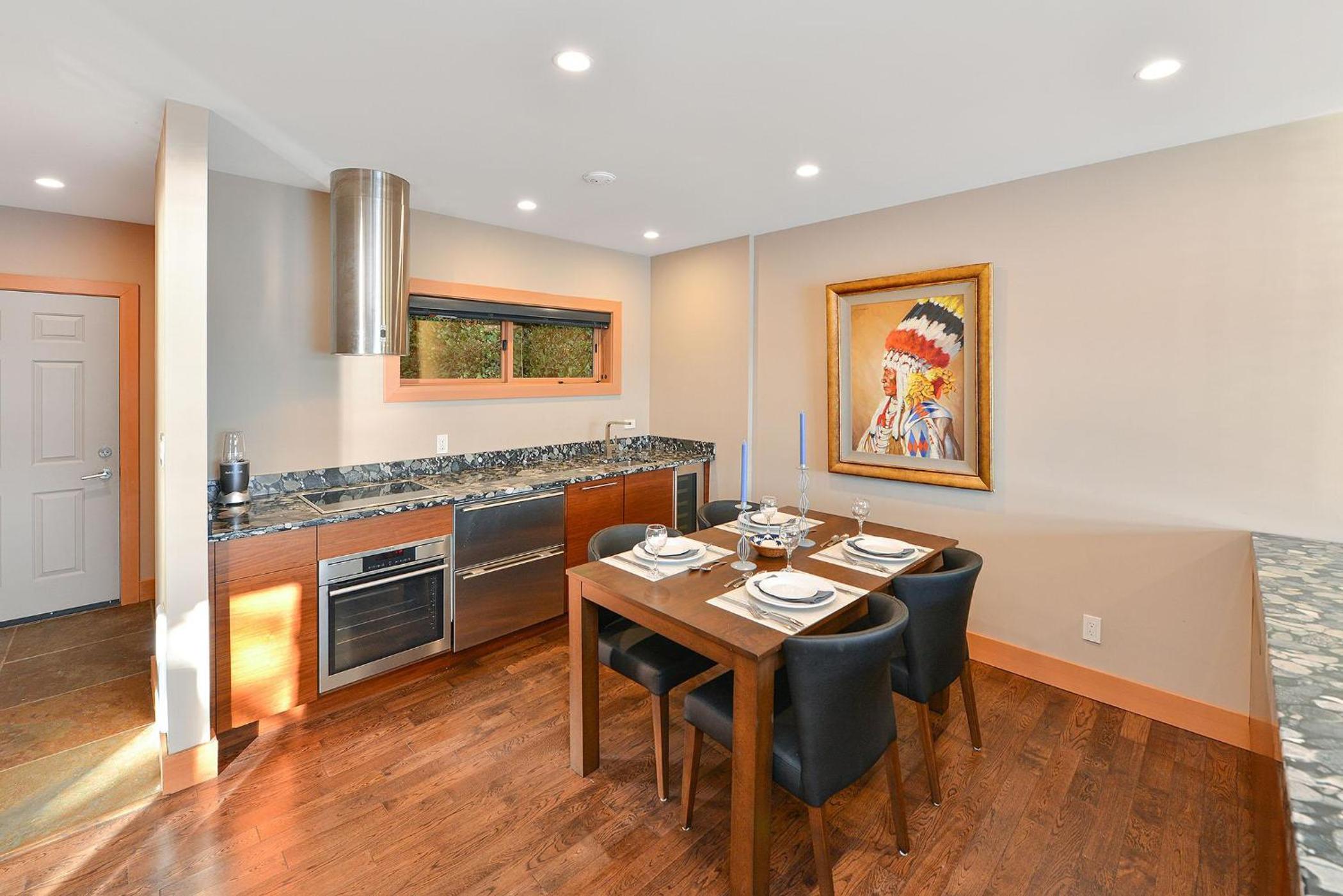 Salishan Chief Suite by EMR Vacation Rentals