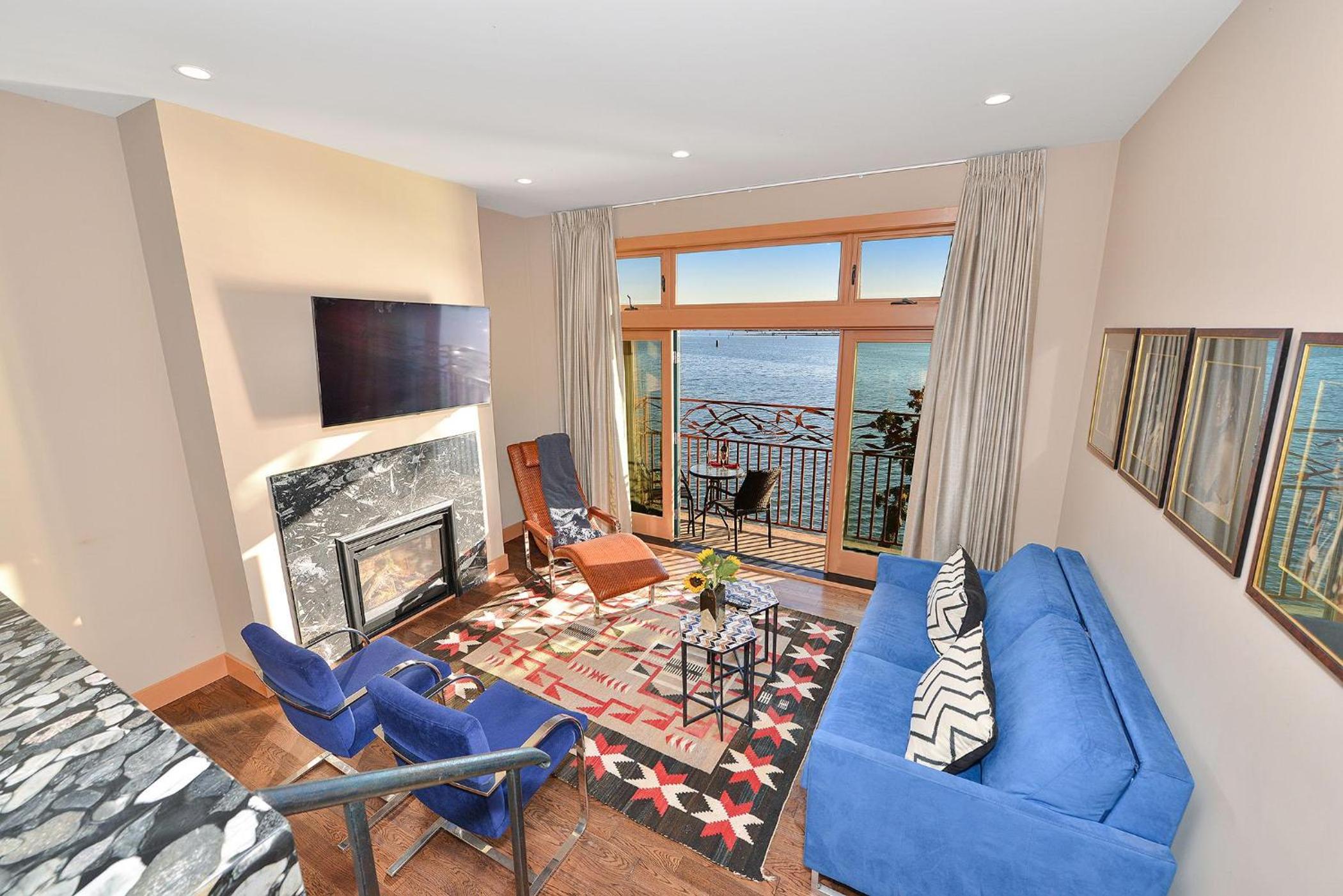 Salishan Chief Suite by EMR Vacation Rentals
