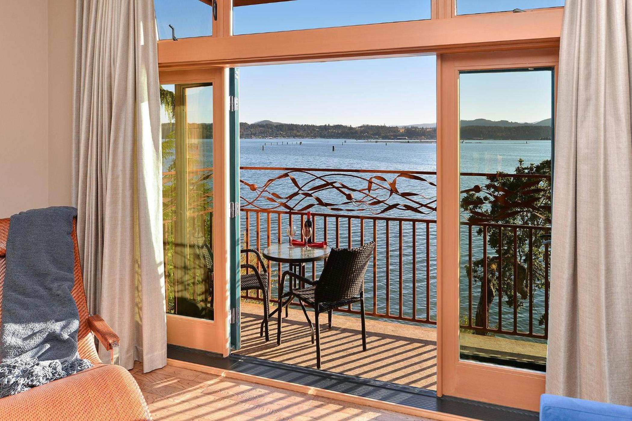 Salishan Chief Suite by EMR Vacation Rentals