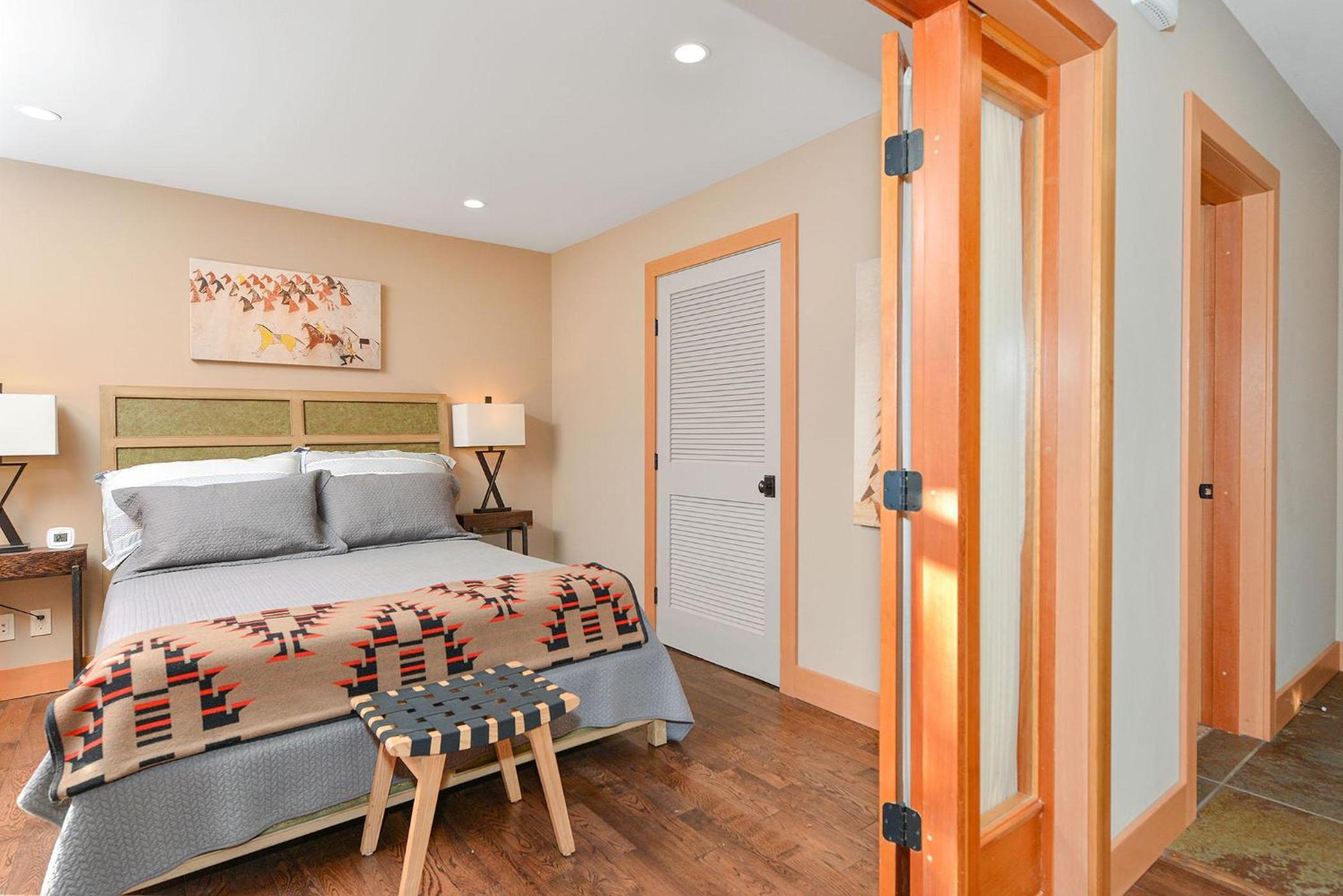 Salishan Chief Suite by EMR Vacation Rentals
