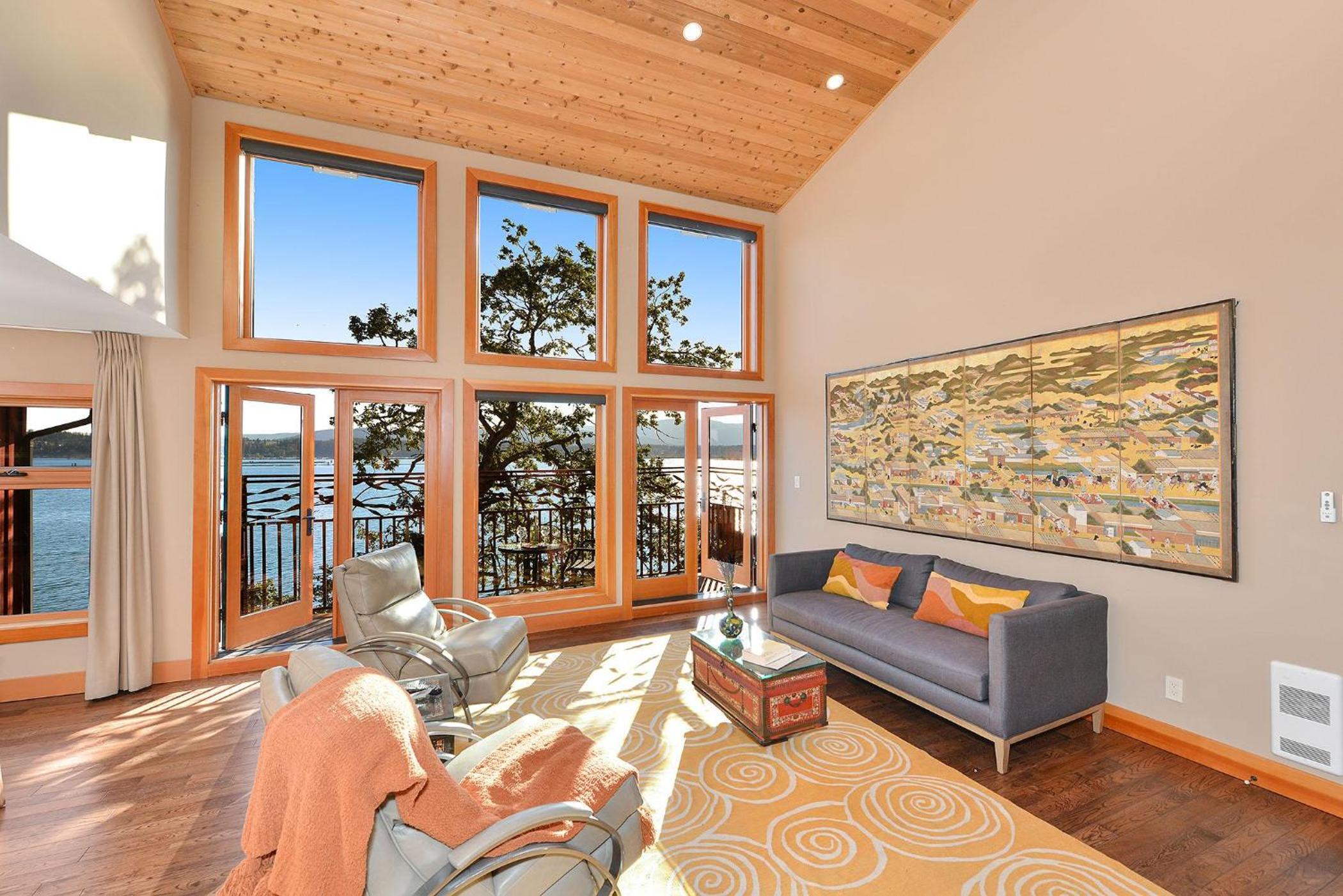 Salishan Tree House Suite by EMR Vacation Rentals