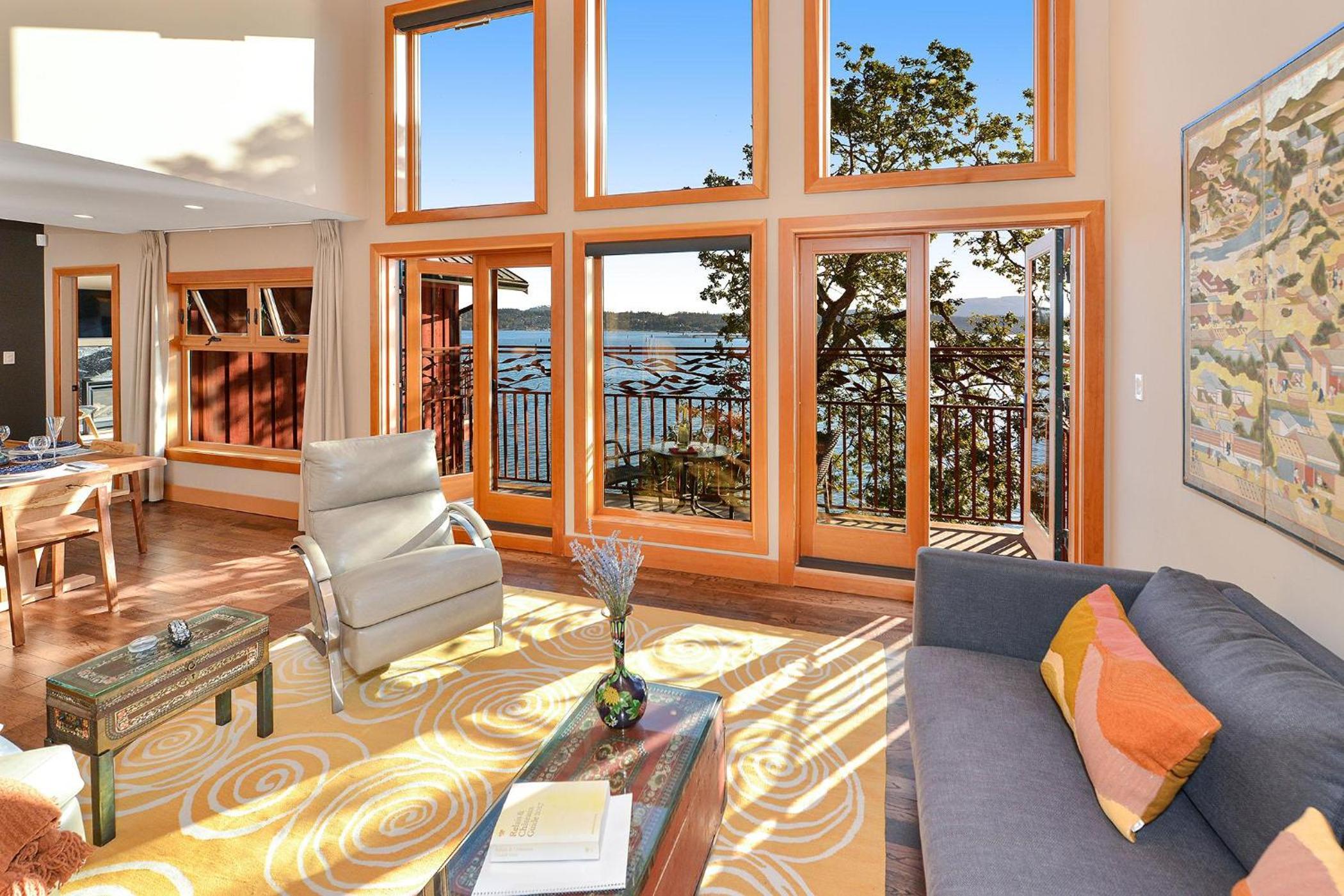 Salishan Tree House Suite by EMR Vacation Rentals